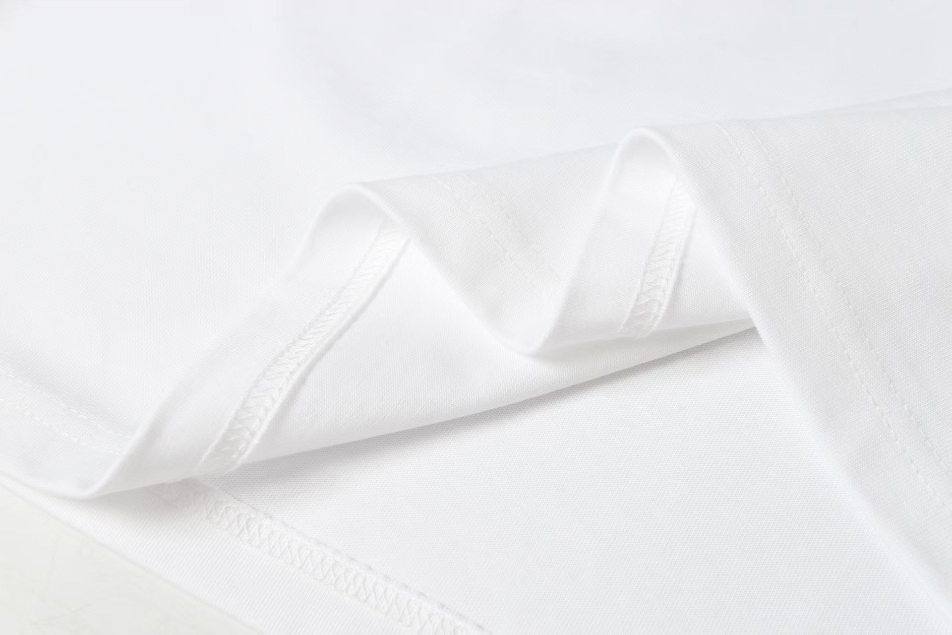 LuxluxHouse Best Quality Clothes T-shirt Prada