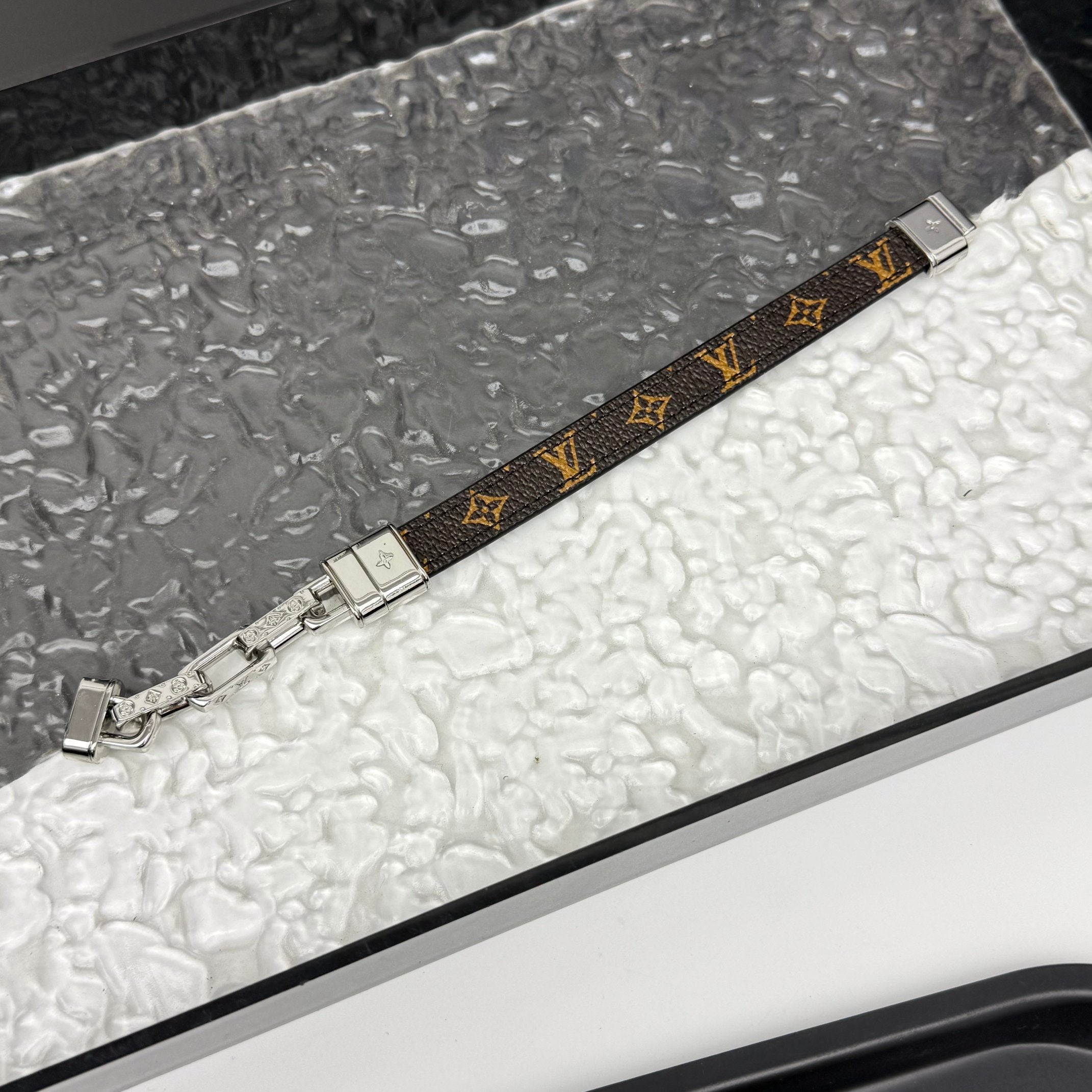 LuxluxHouse Best Quality Accessories Bracelet Louis Vuitton