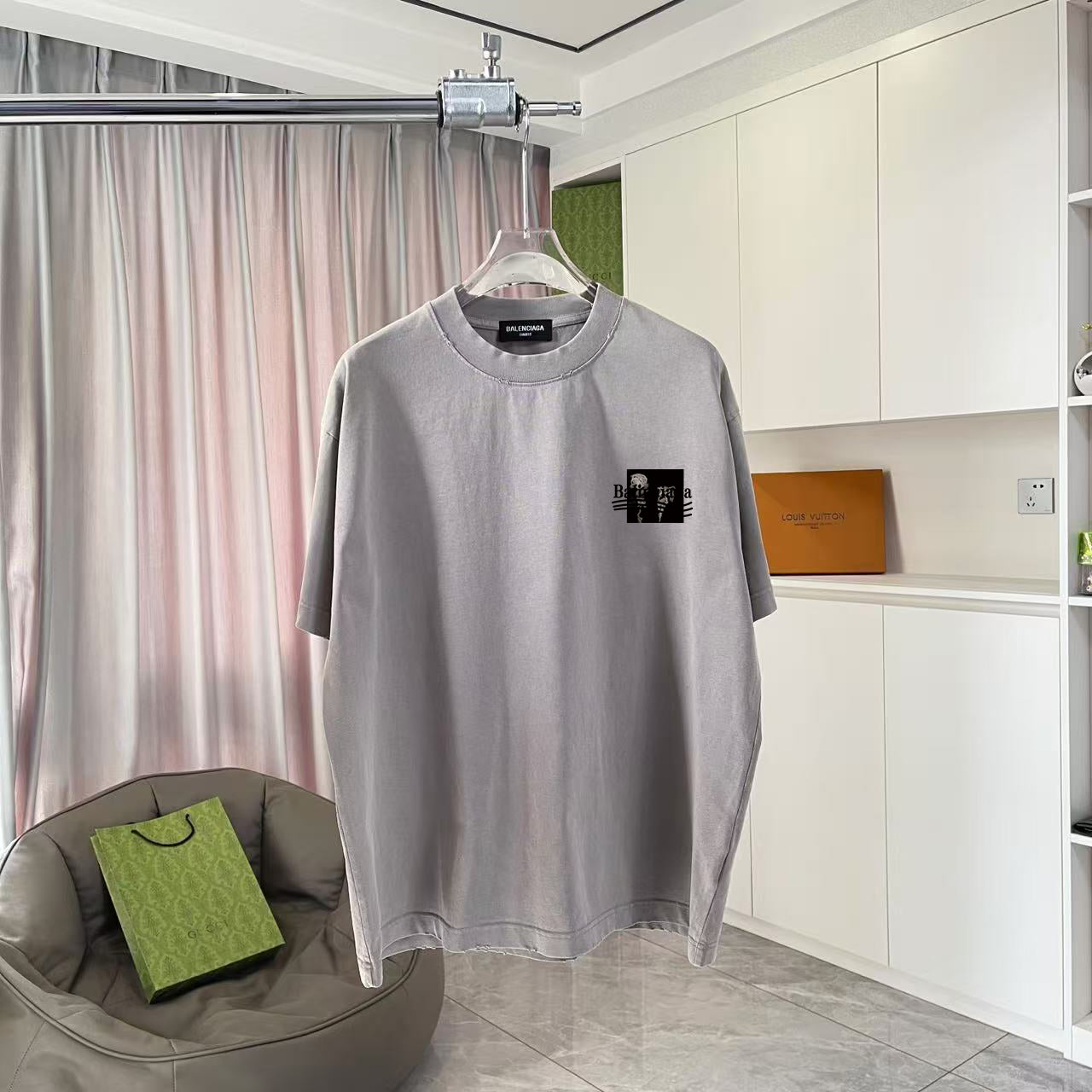 LuxluxHouse Best Quality Clothes Balenciaga T-shirt