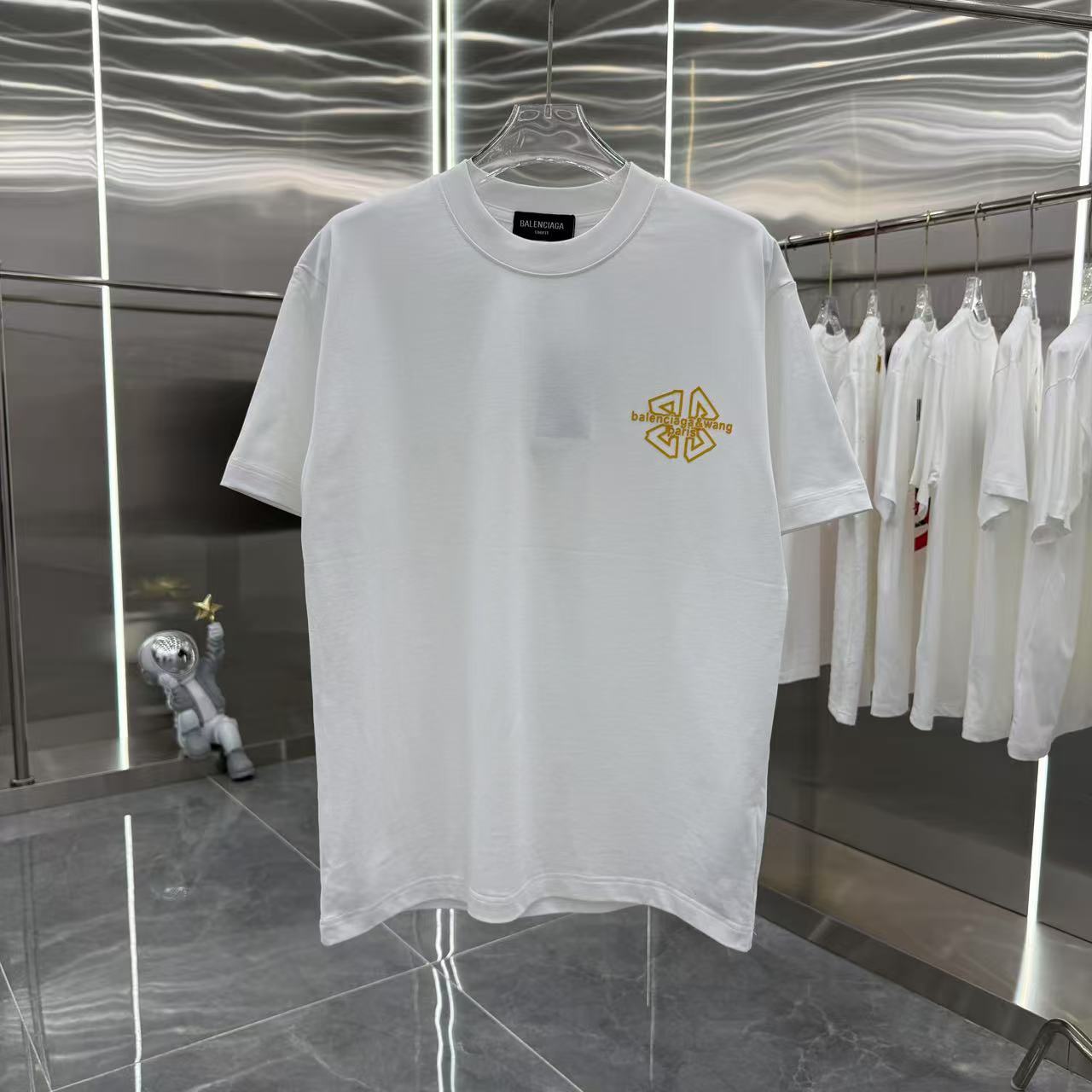 LuxluxHouse Best Quality Clothes Balenciaga T-shirt