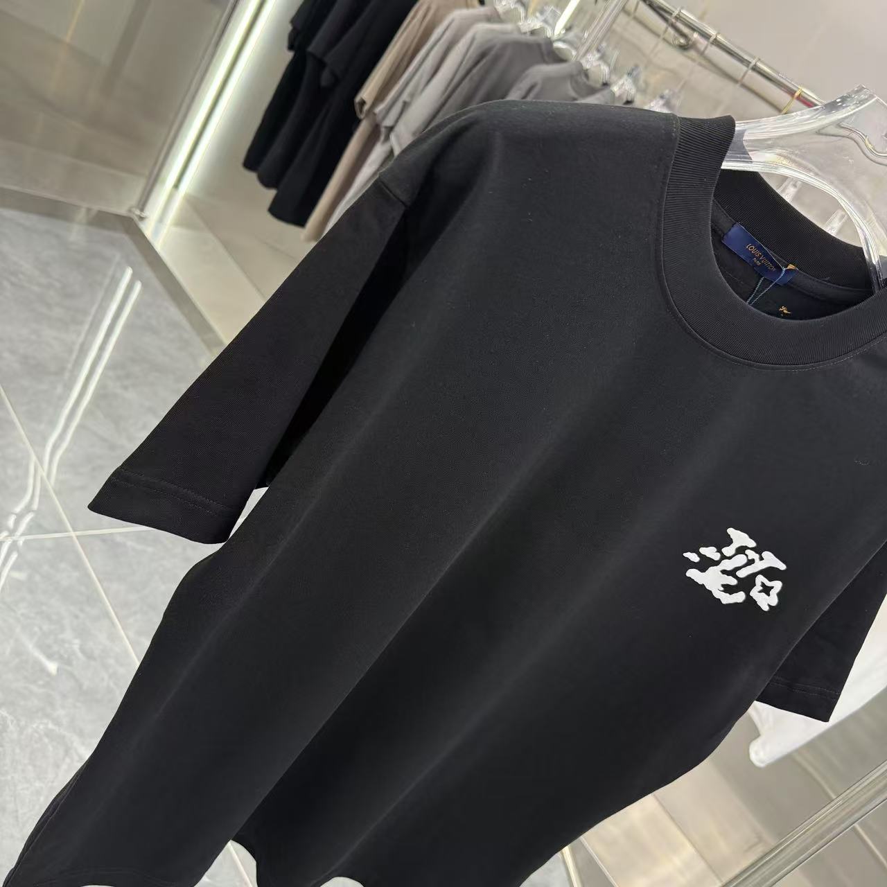 LuxluxHouse Best Quality Clothes T-shirt Louis Vuitton