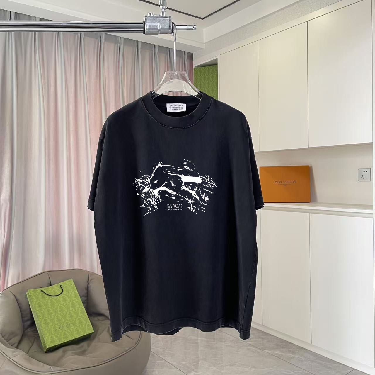 LuxluxHouse Best Quality Clothes T-shirt Chanel & Maison Margiela
