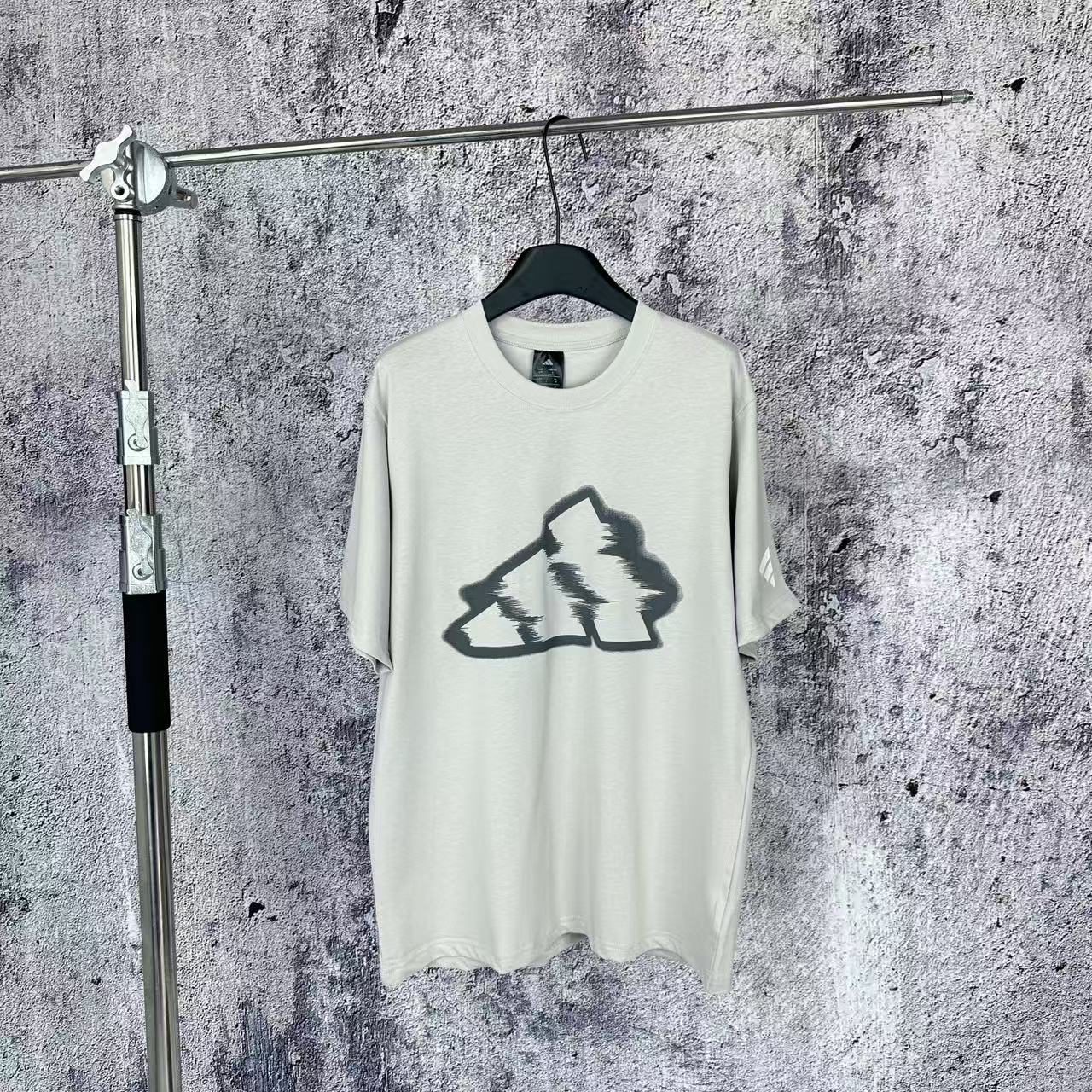 LuxluxHouse Best Quality Clothes Nike & Adidas T-shirt