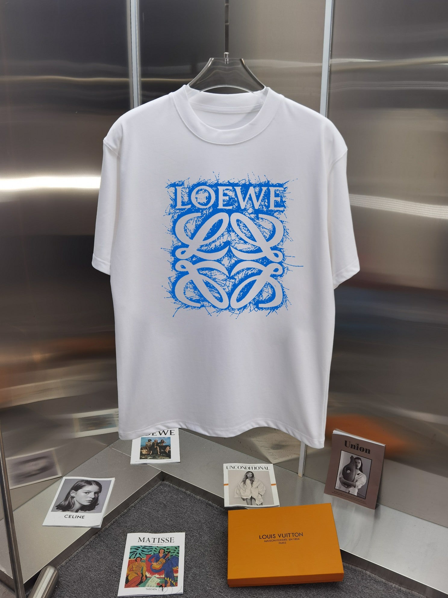 LuxluxHouse Best Quality Clothes T-shirt Loewe