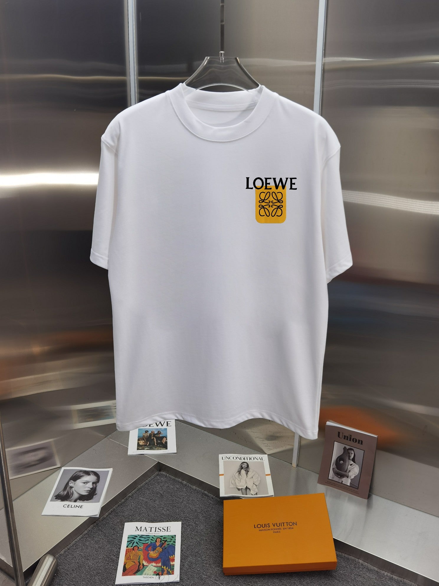 LuxluxHouse Best Quality Clothes T-shirt Loewe