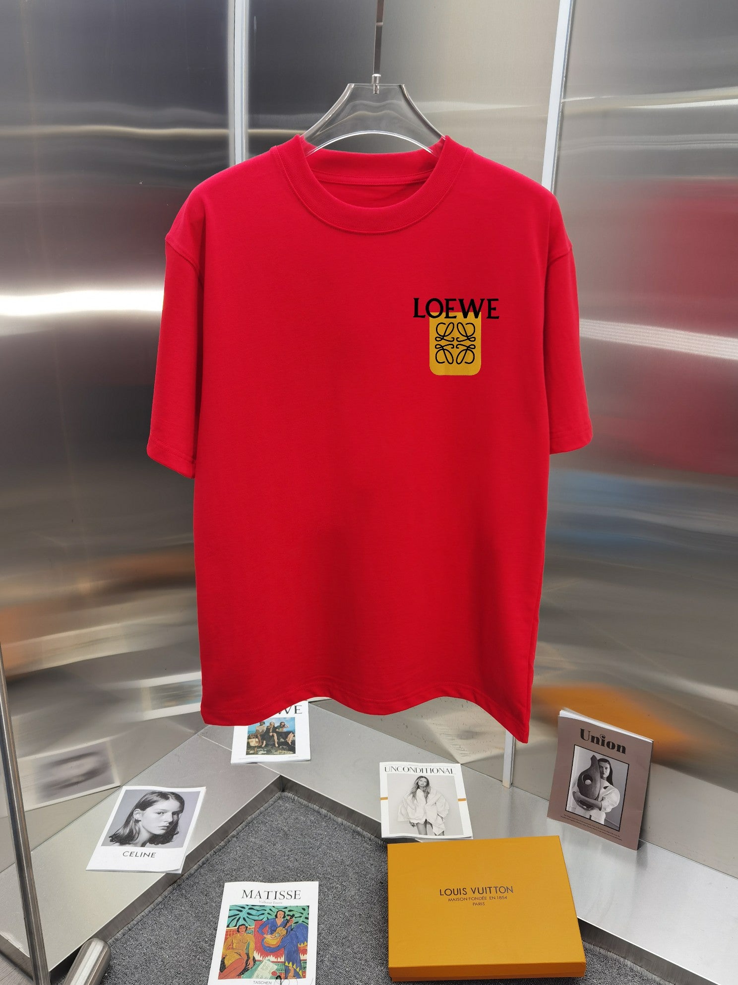 LuxluxHouse Best Quality Clothes T-shirt Loewe