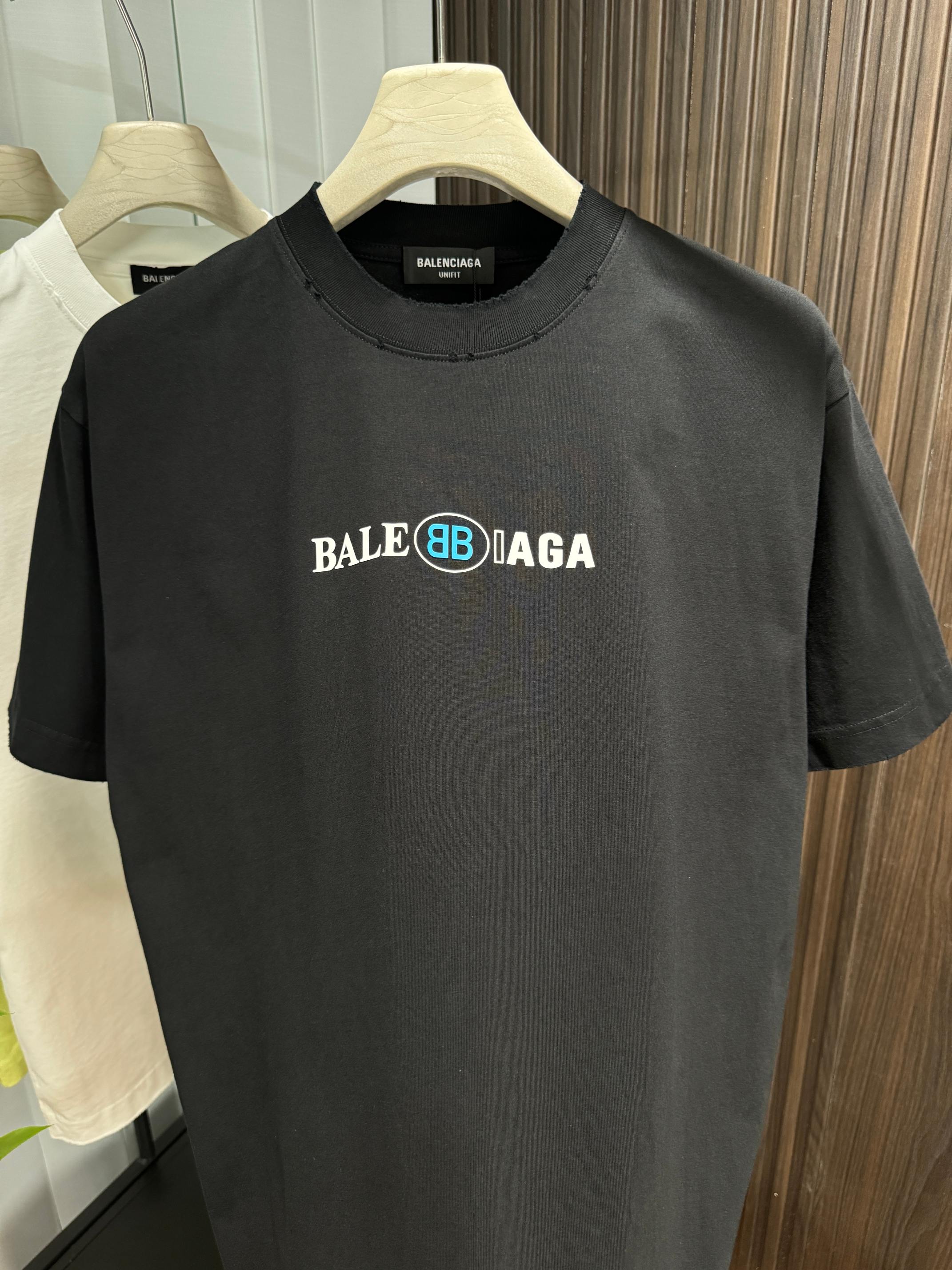 LuxluxHouse Best Quality Clothes Balenciaga T-shirt