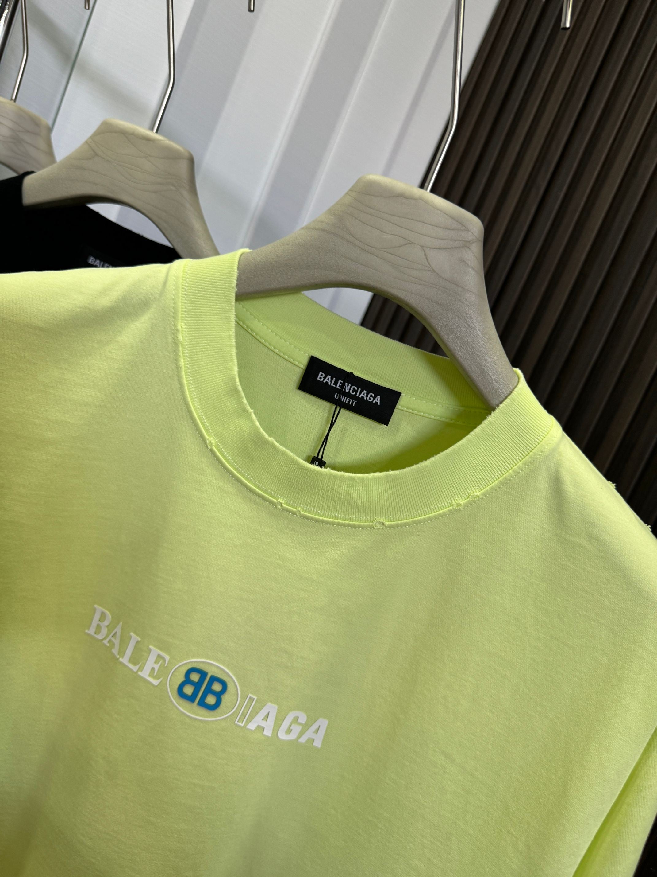 LuxluxHouse Best Quality Clothes Balenciaga T-shirt