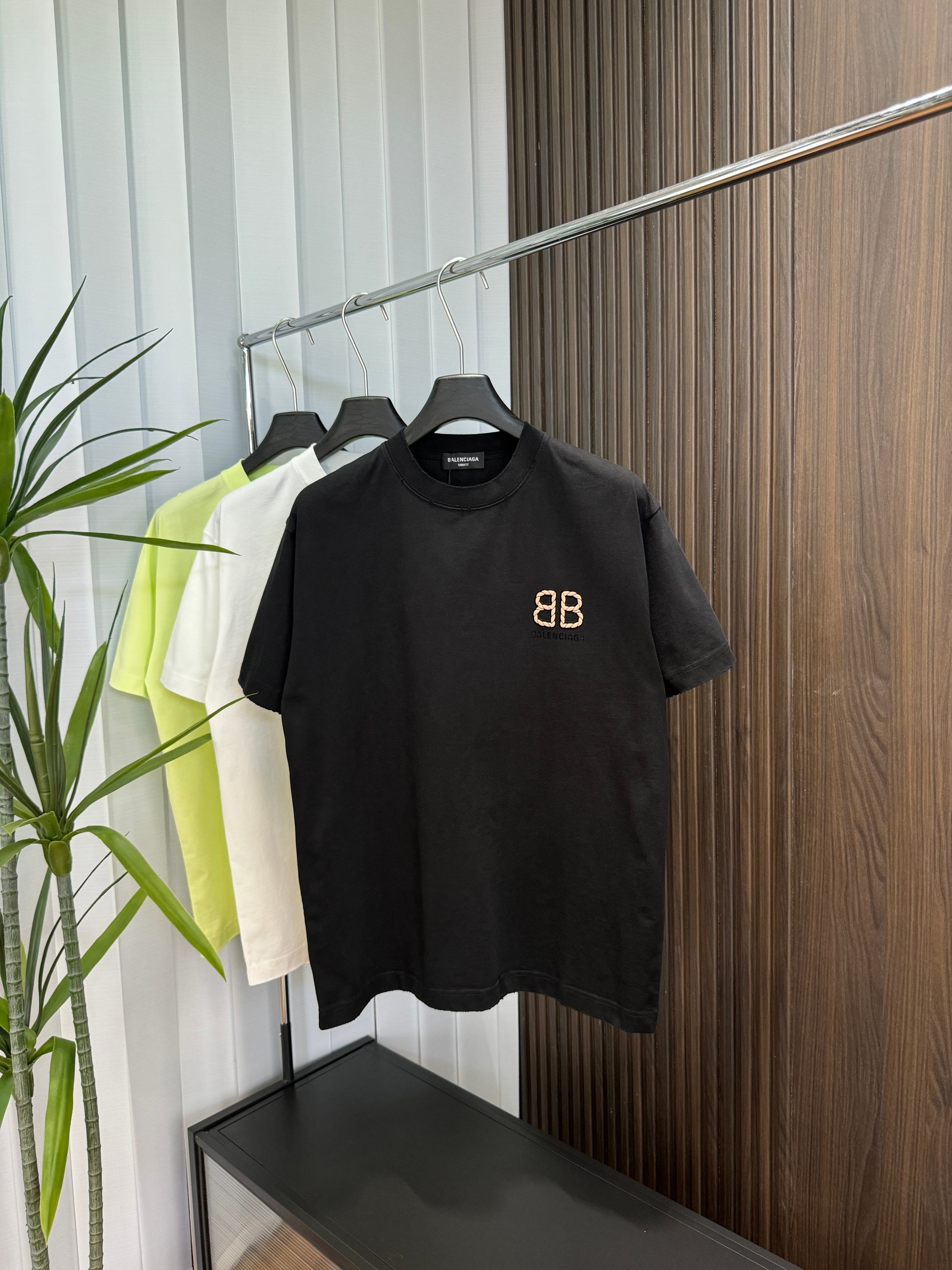 LuxluxHouse Best Quality Clothes Balenciaga T-shirt
