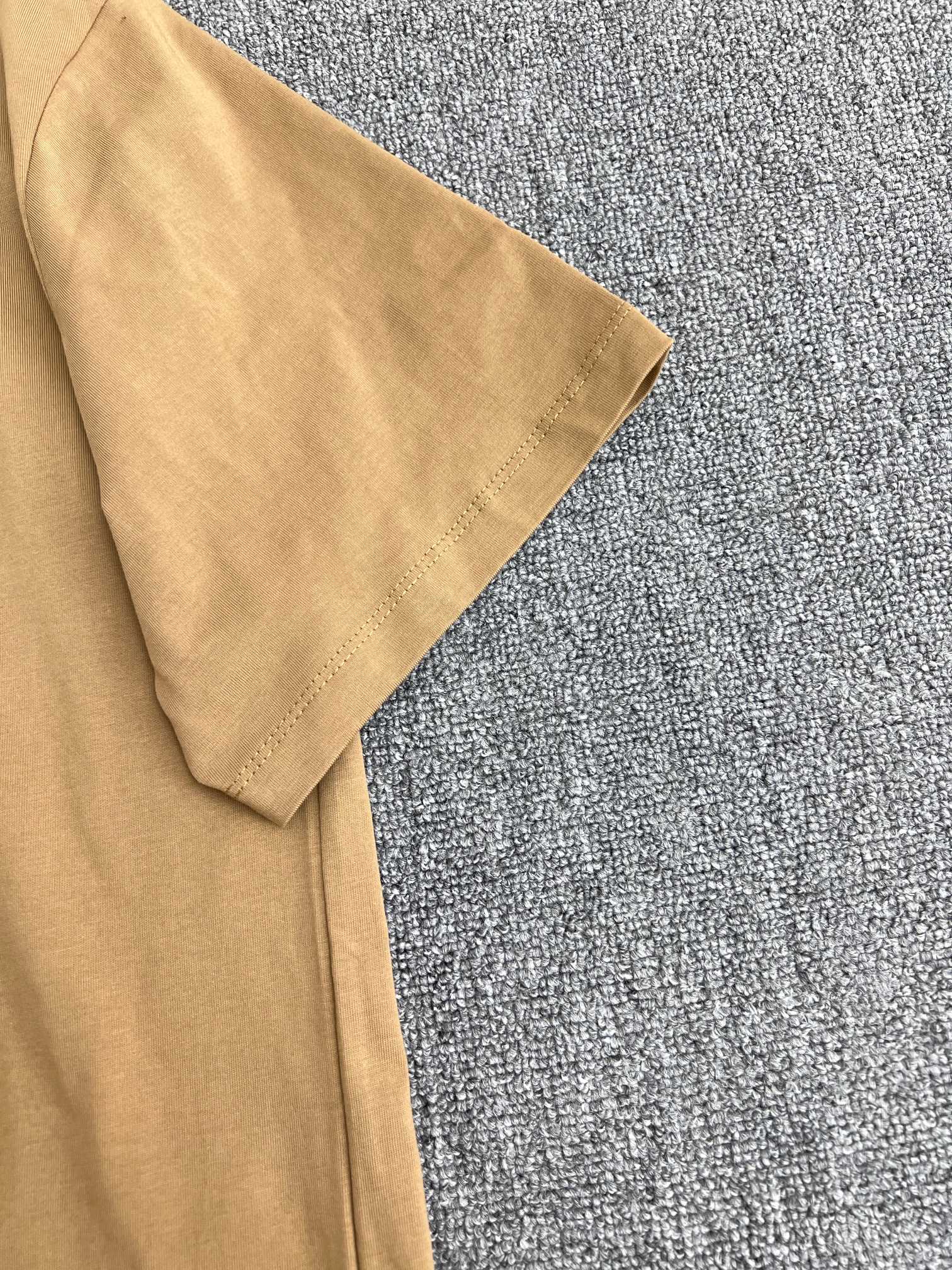 LuxluxHouse Best Quality Clothes T-shirt Loewe