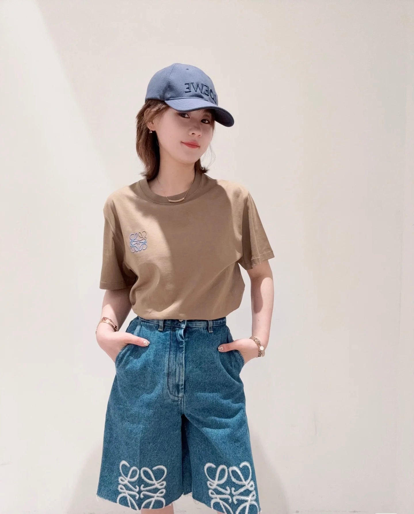 LuxluxHouse Best Quality Clothes T-shirt Loewe