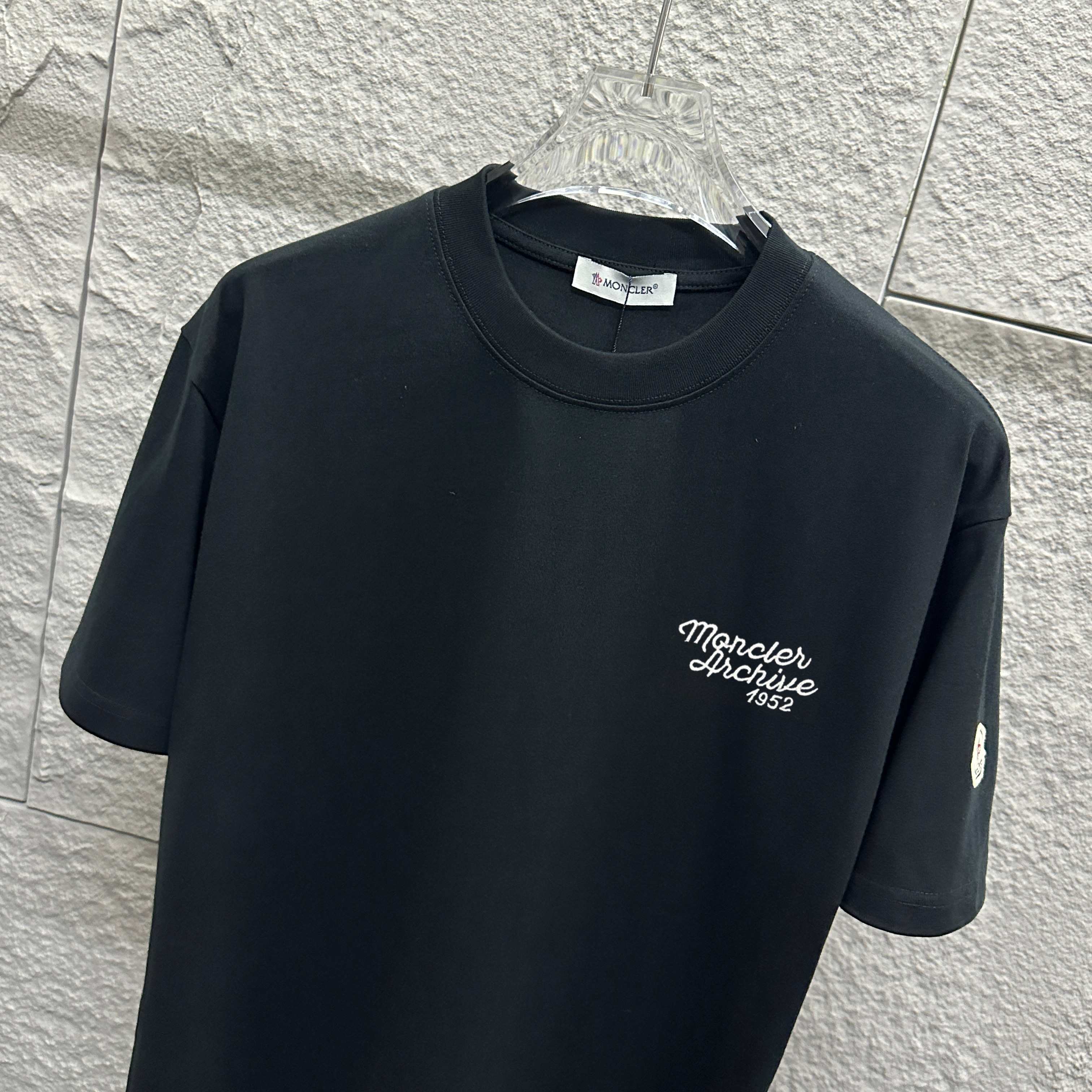 LuxluxHouse Best Quality Clothes T-shirt Moncler