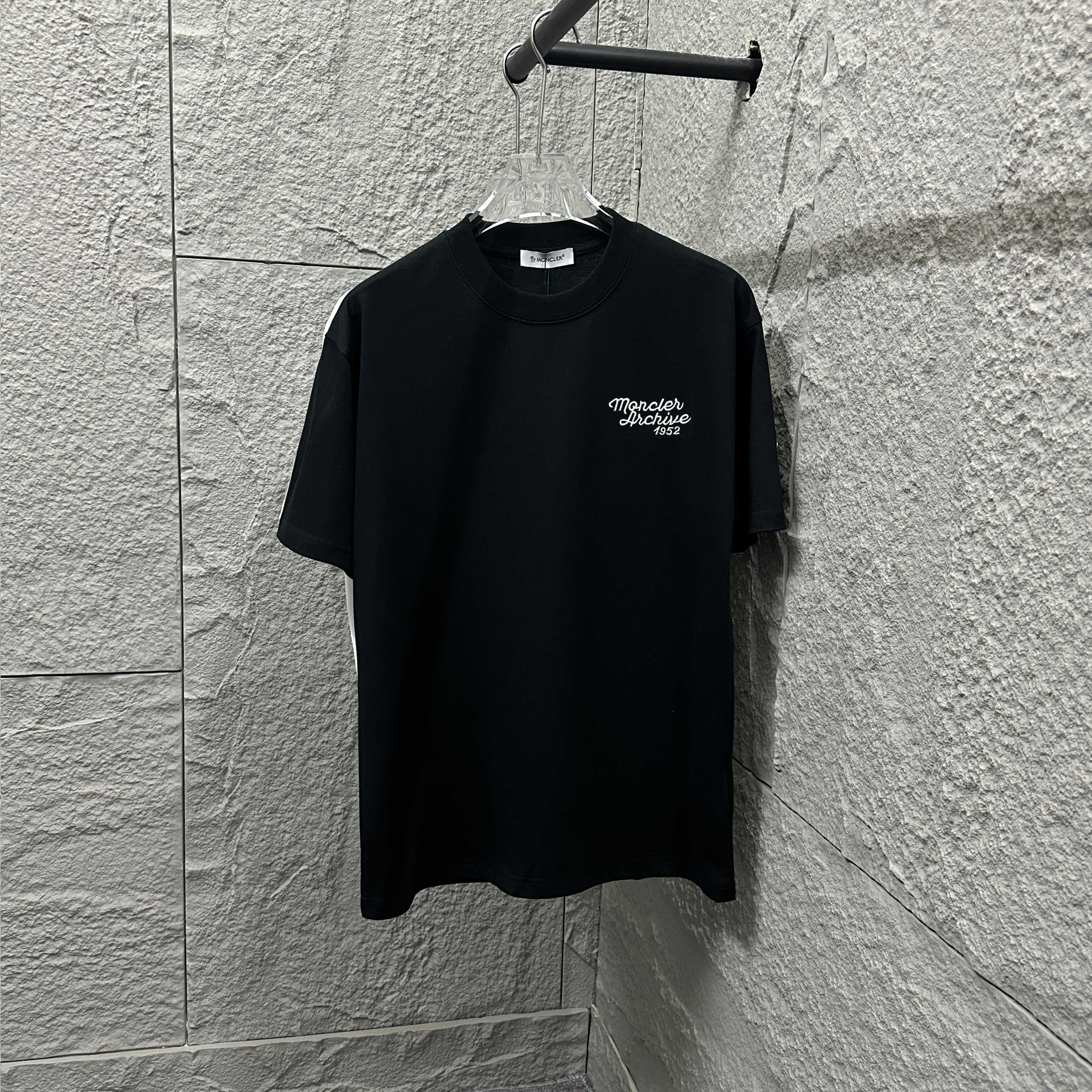 LuxluxHouse Best Quality Clothes T-shirt Moncler