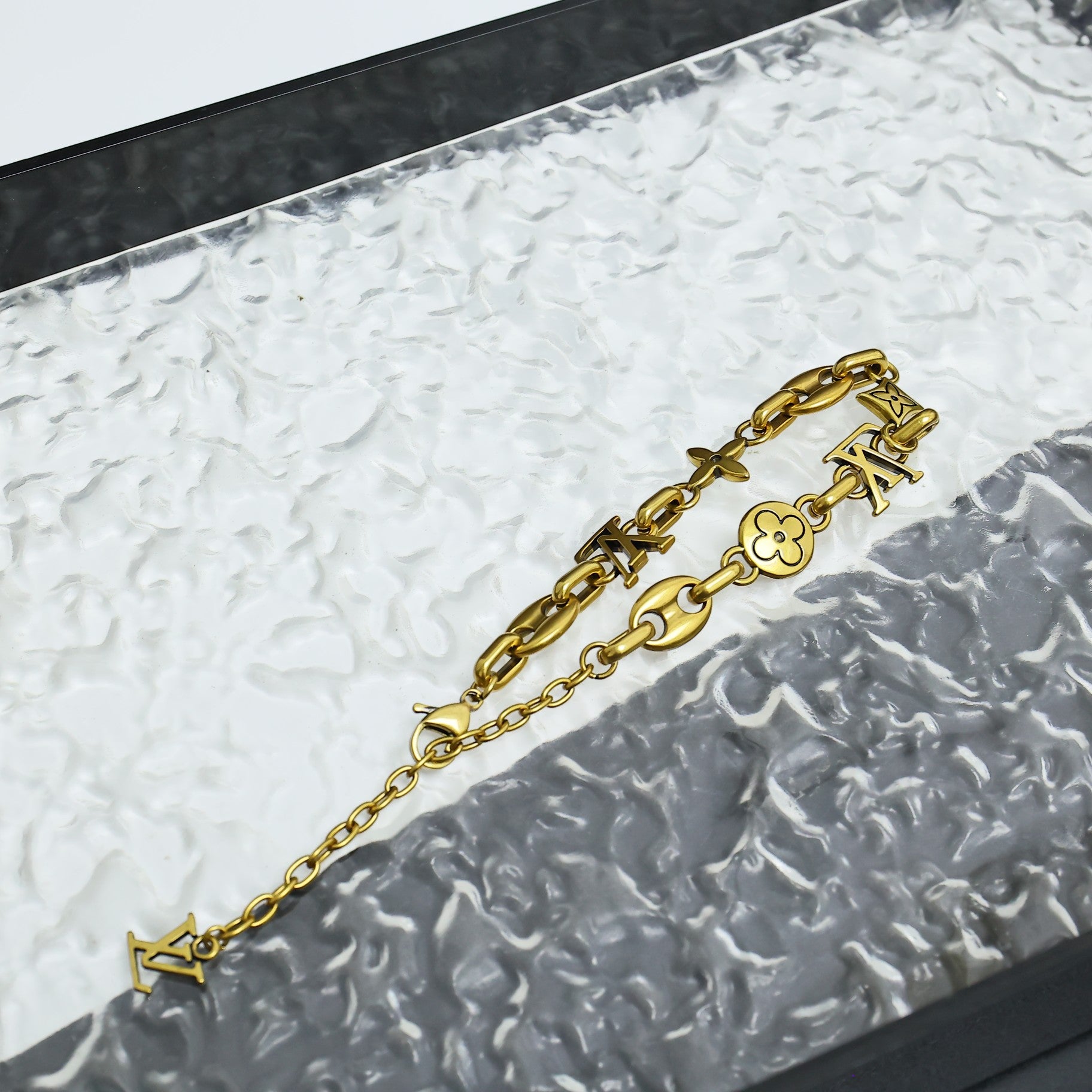 LuxluxHouse Best Quality Accessories Necklace Bracelet Louis Vuitton