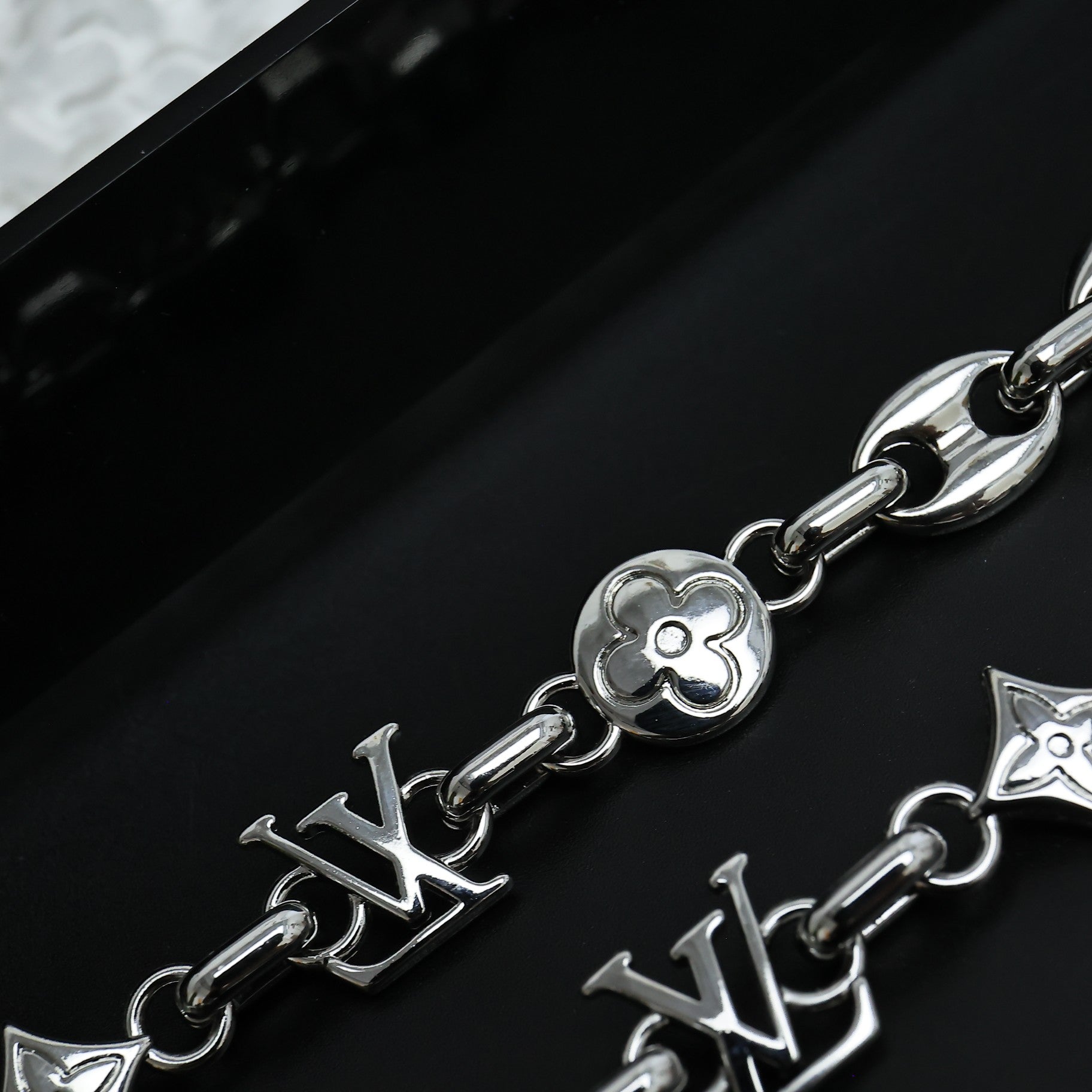 LuxluxHouse Best Quality Accessories Necklace Bracelet Louis Vuitton