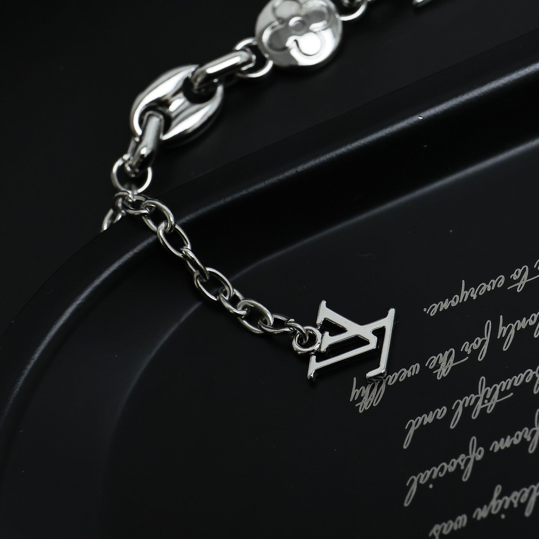 LuxluxHouse Best Quality Accessories Necklace Bracelet Louis Vuitton
