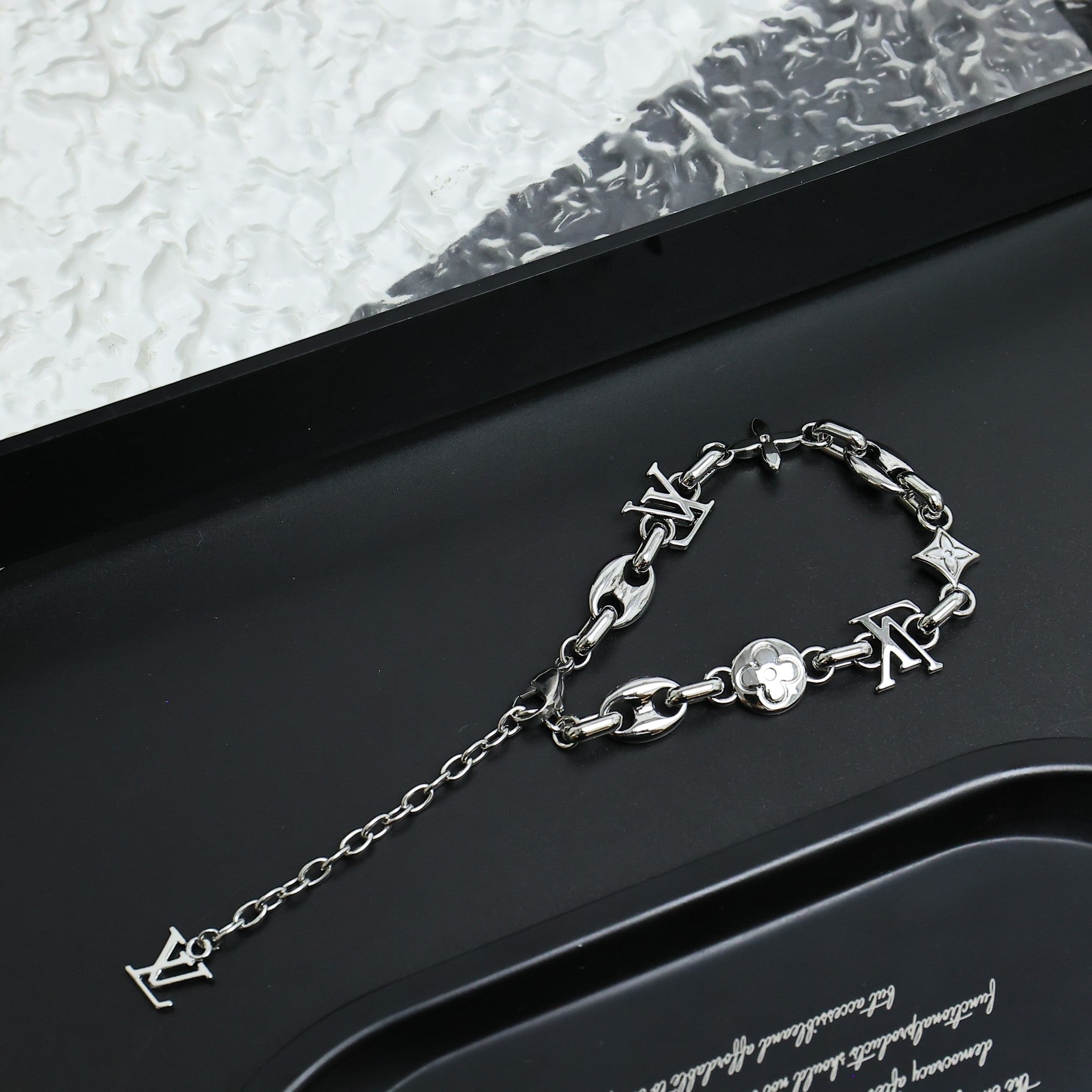 LuxluxHouse Best Quality Accessories Necklace Bracelet Louis Vuitton