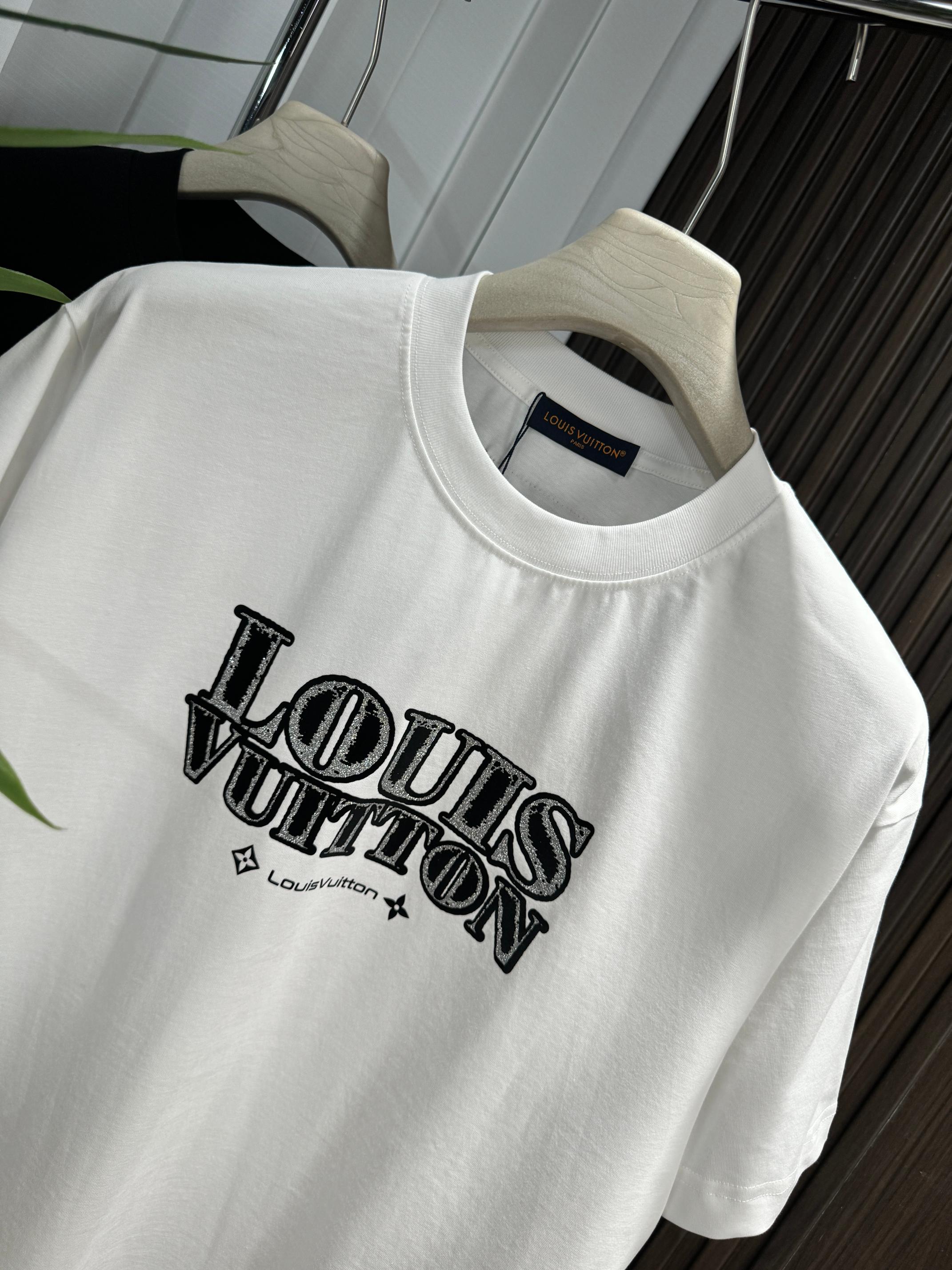 LuxluxHouse Best Quality Clothes T-shirt Louis Vuitton