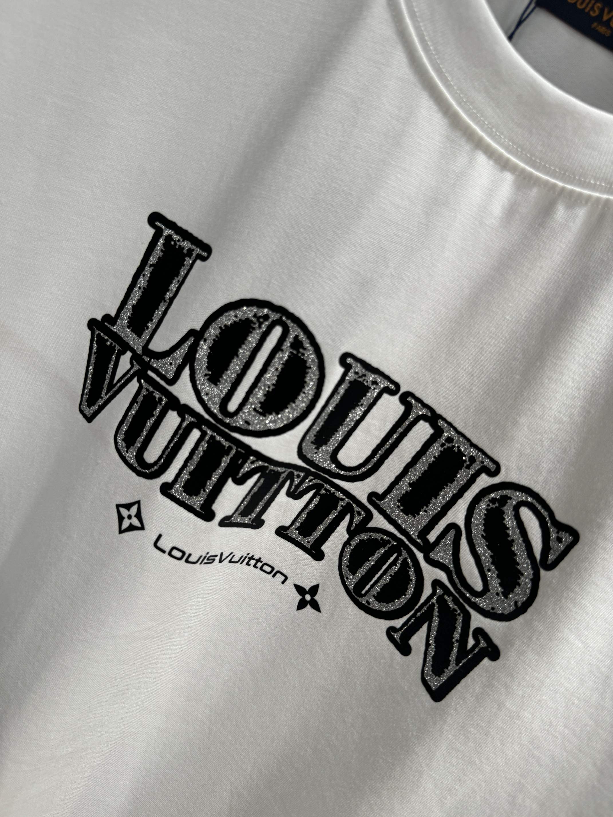 LuxluxHouse Best Quality Clothes T-shirt Louis Vuitton