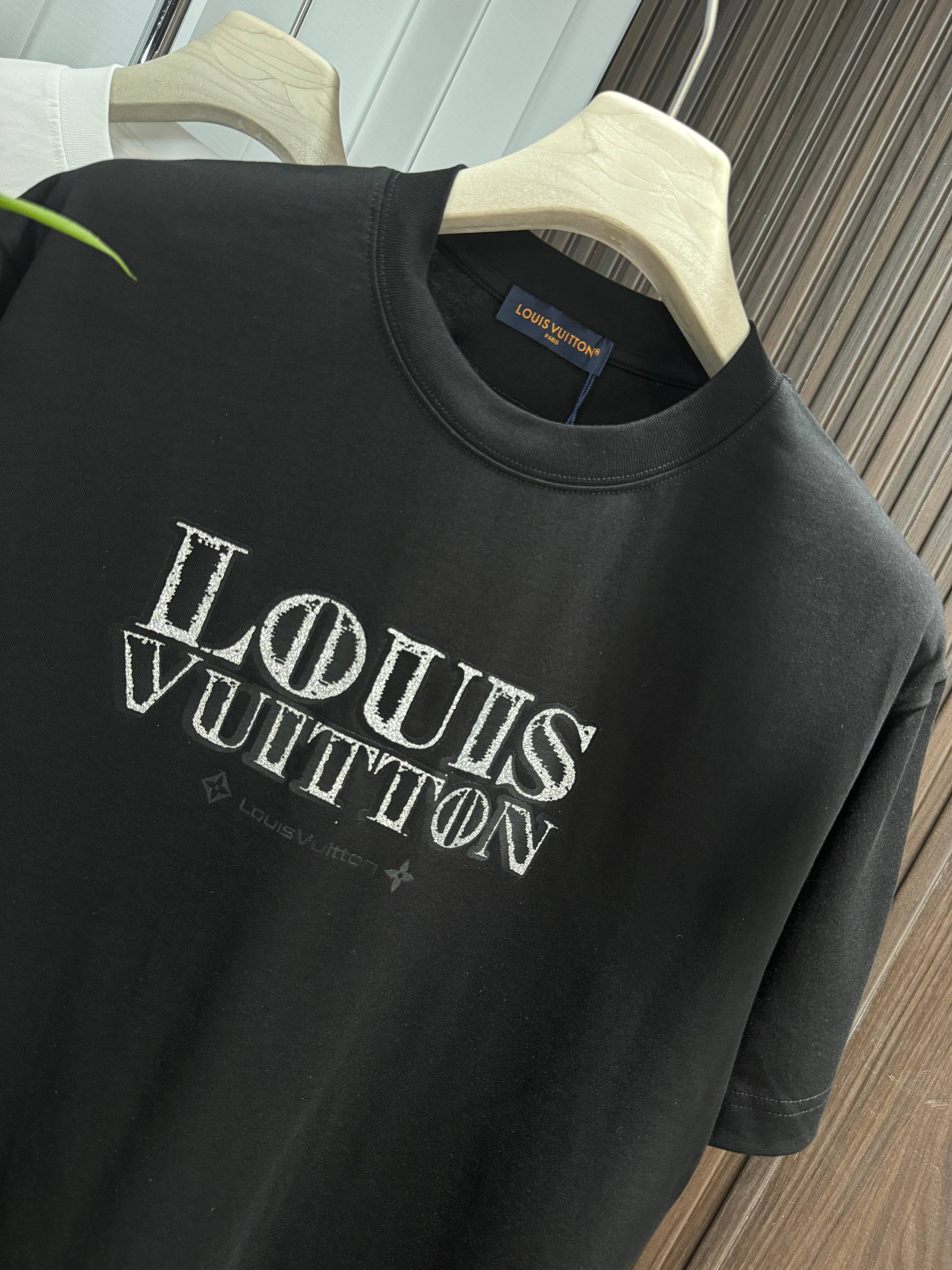 LuxluxHouse Best Quality Clothes T-shirt Louis Vuitton
