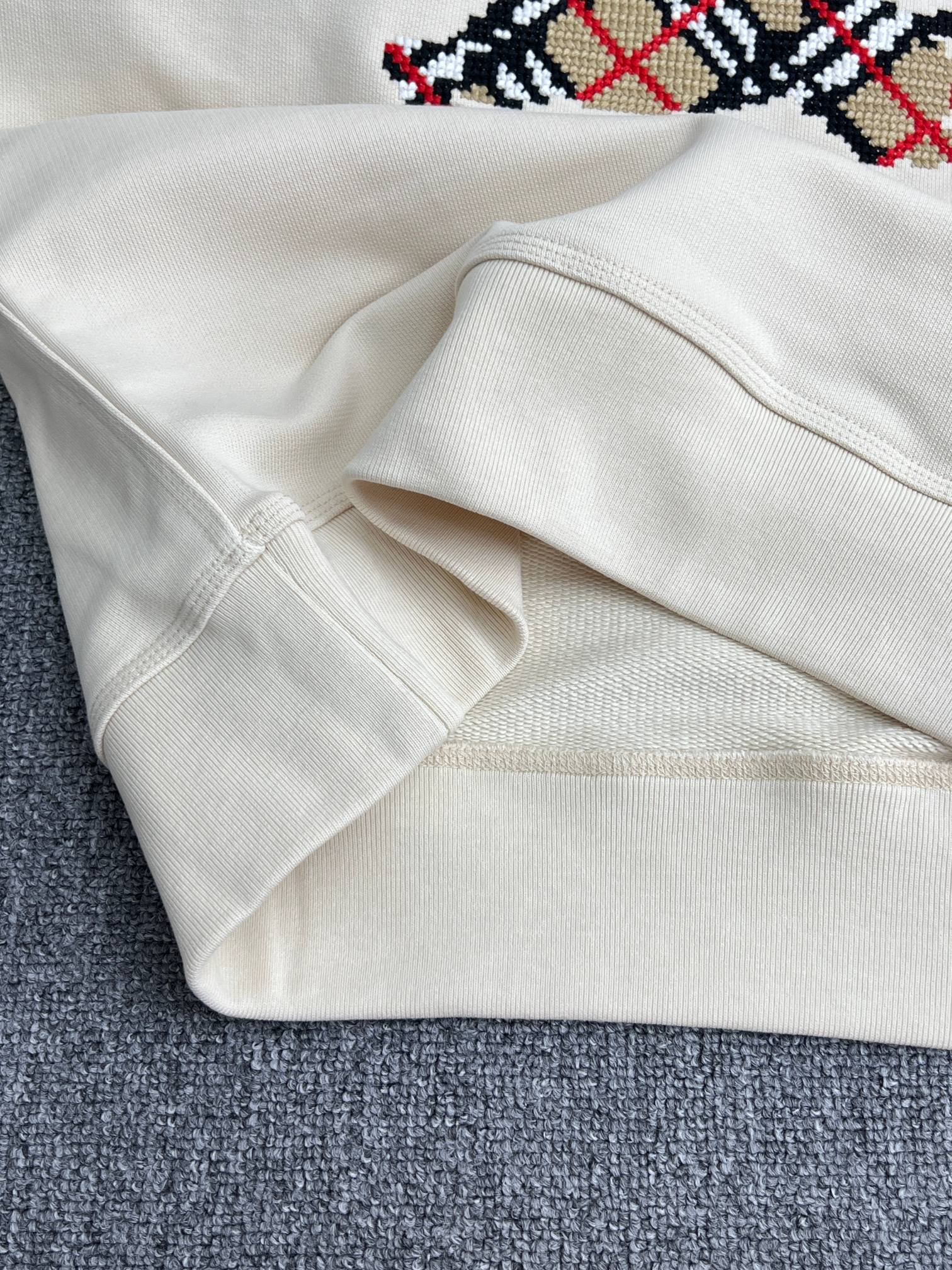 LuxluxHouse Best Quality Clothes Burberry Hoodie & Sweater