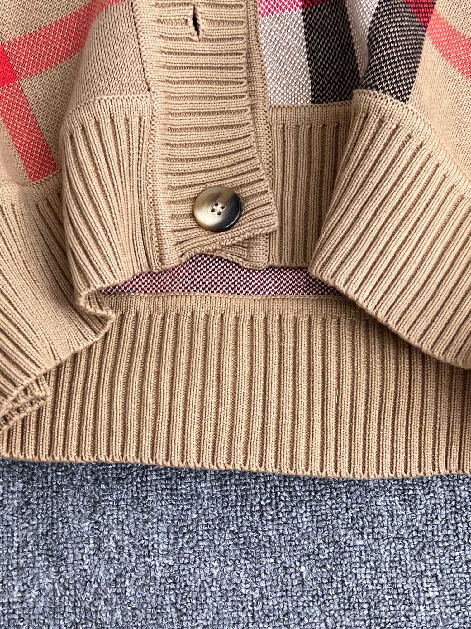 LuxluxHouse Best Quality Clothes Burberry Hoodie & Sweater