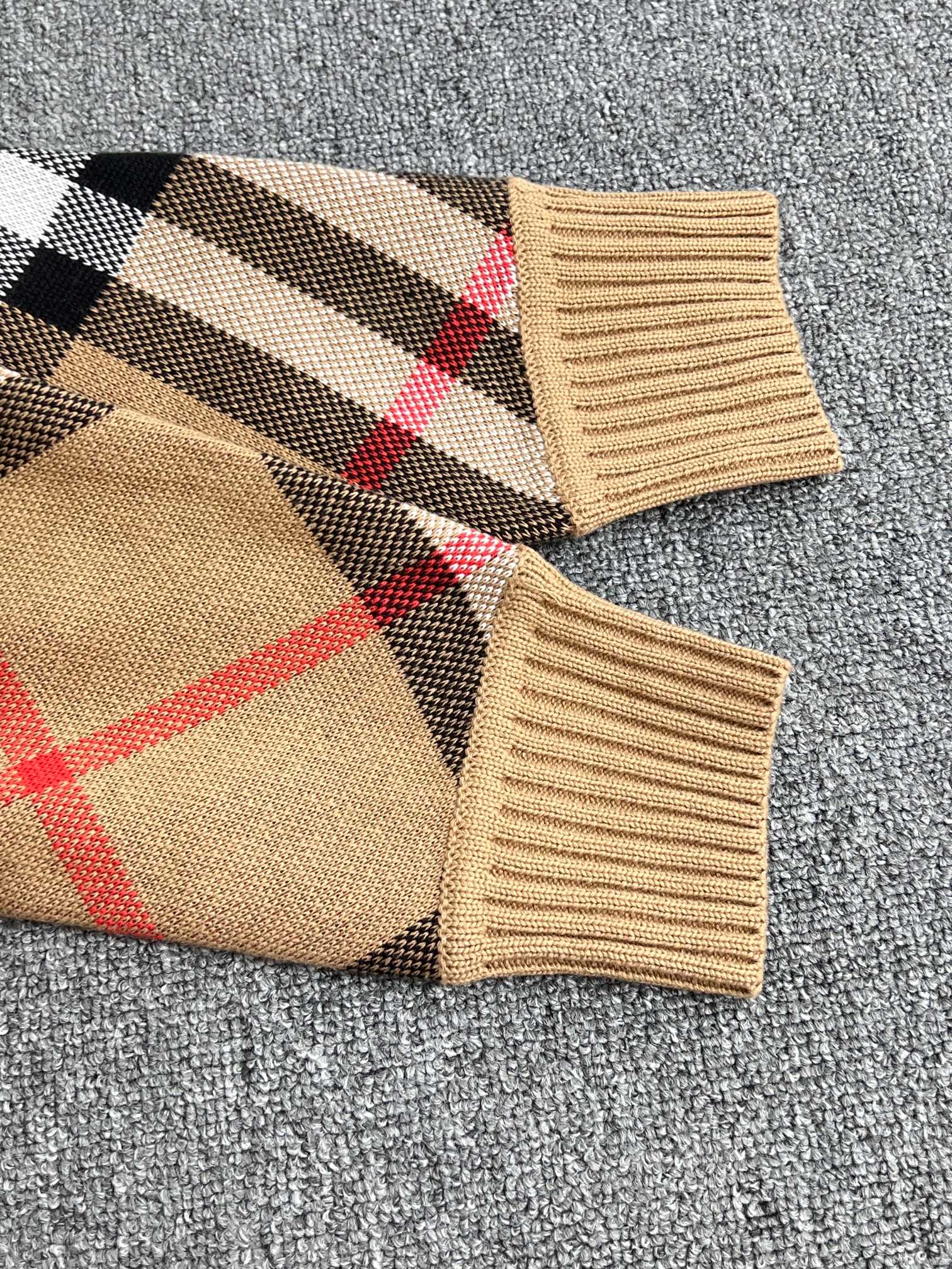 LuxluxHouse Best Quality Clothes Burberry Hoodie & Sweater