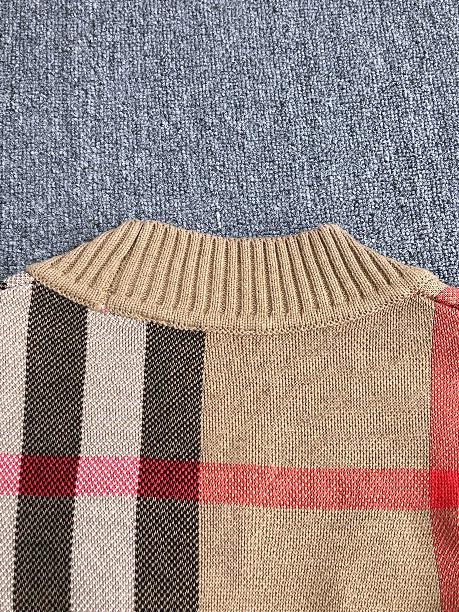 LuxluxHouse Best Quality Clothes Burberry Hoodie & Sweater