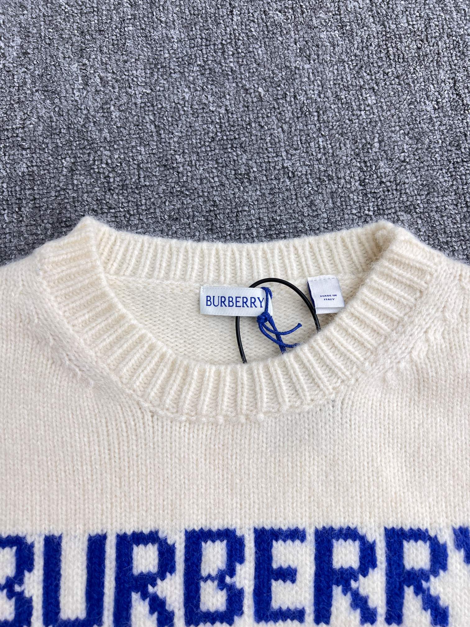 LuxluxHouse Best Quality Clothes Burberry Hoodie & Sweater