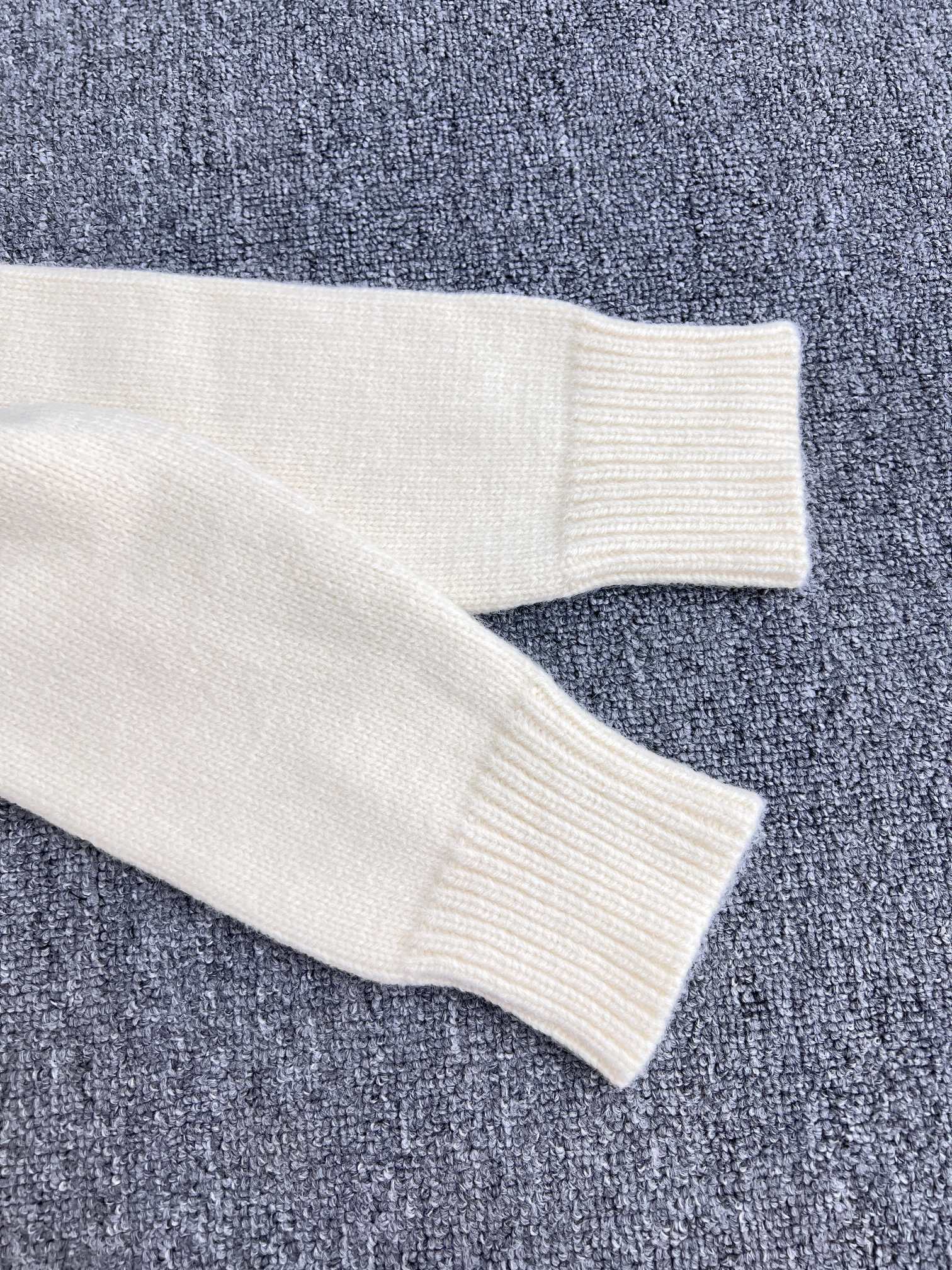 LuxluxHouse Best Quality Clothes Burberry Hoodie & Sweater