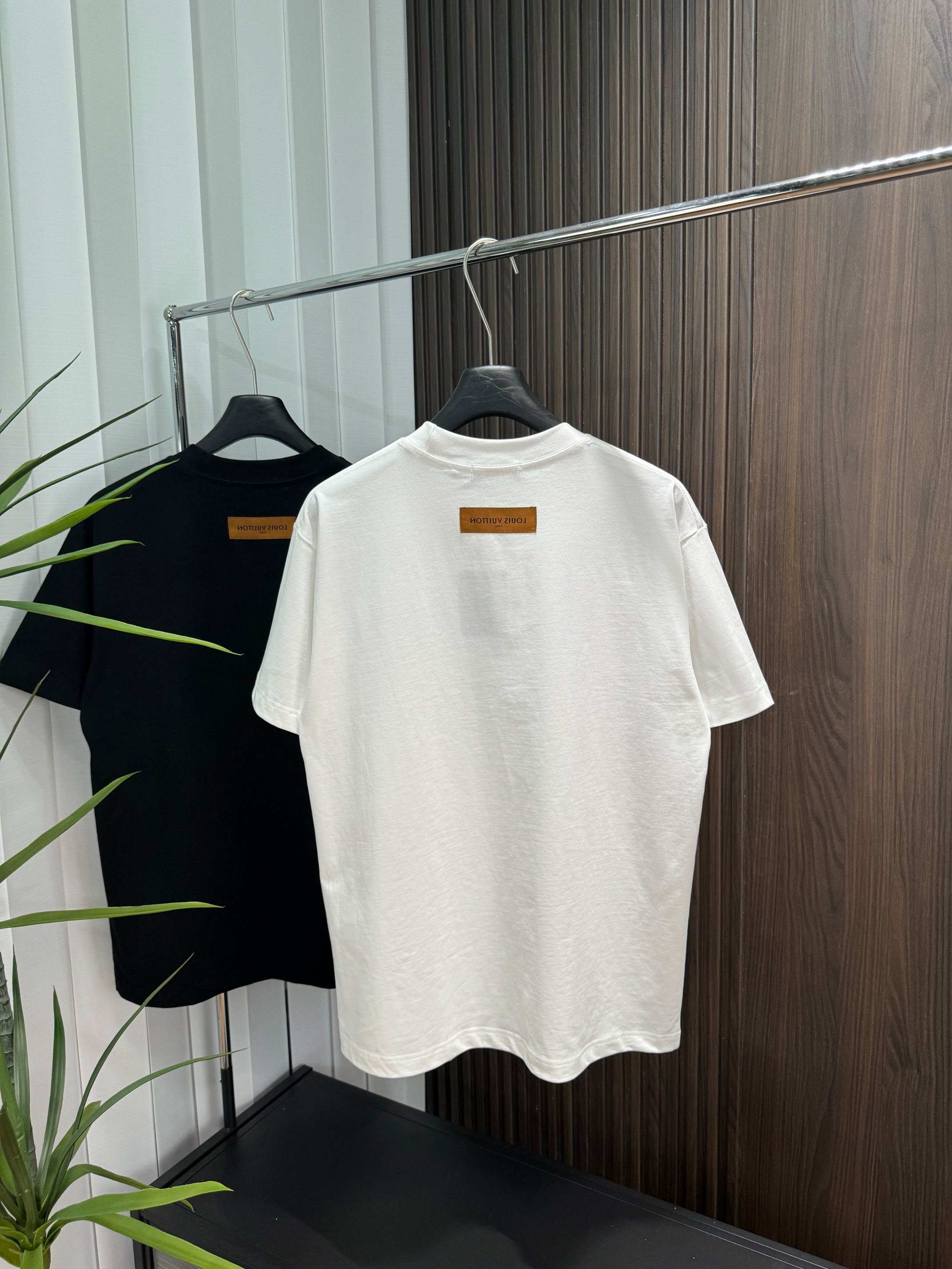 LuxluxHouse Best Quality Clothes T-shirt Louis Vuitton