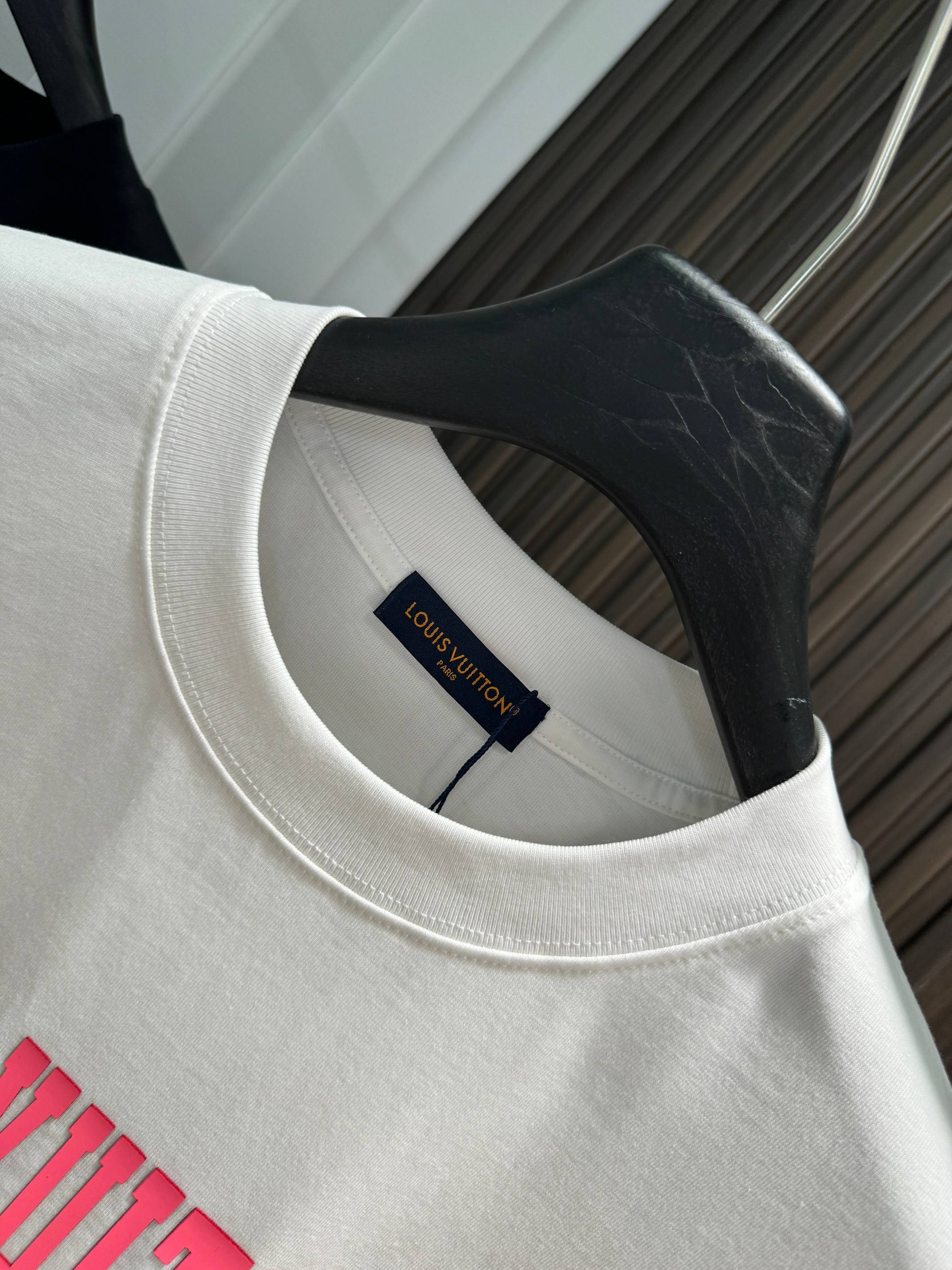 LuxluxHouse Best Quality Clothes T-shirt Louis Vuitton
