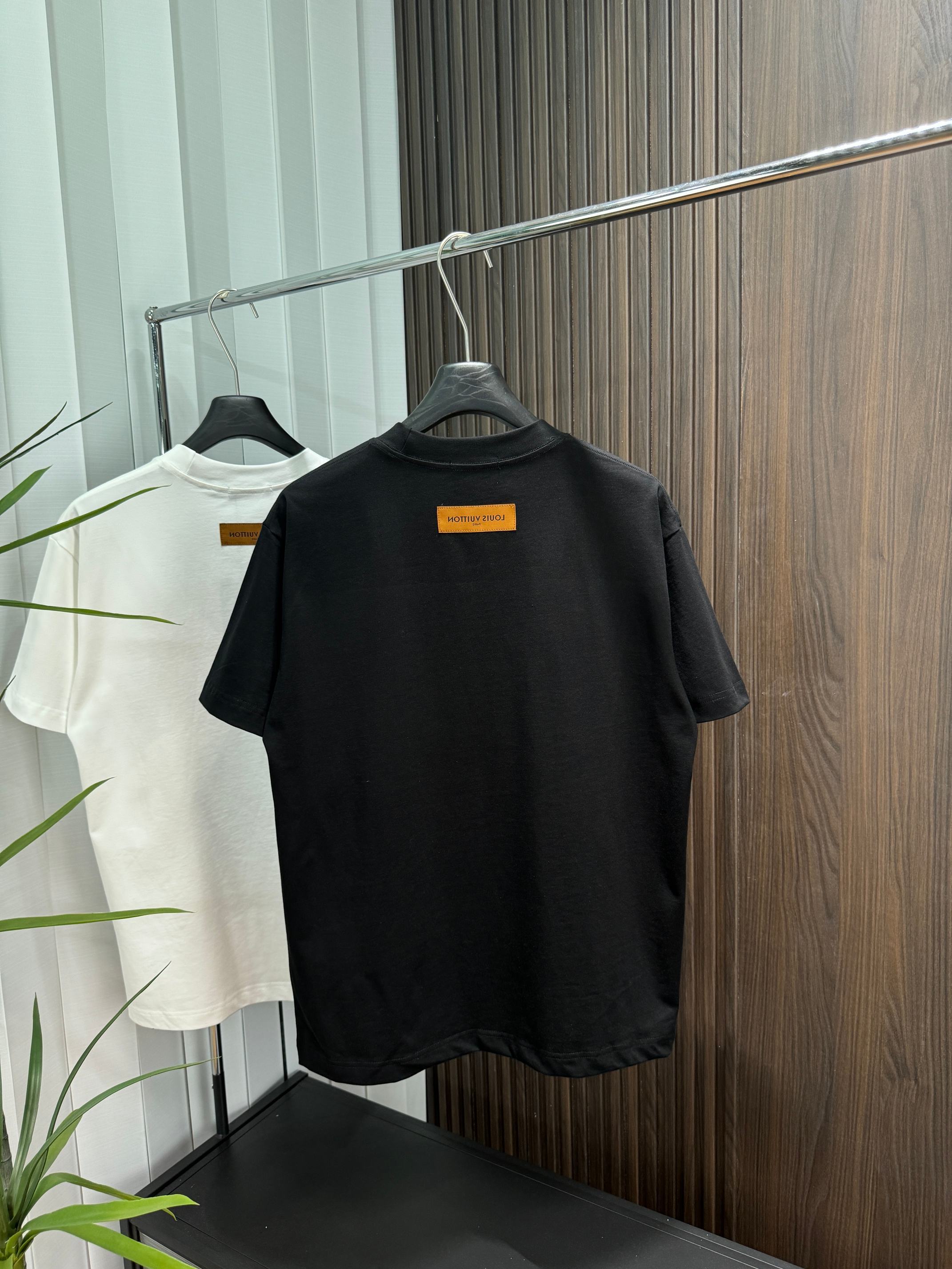 LuxluxHouse Best Quality Clothes T-shirt Louis Vuitton