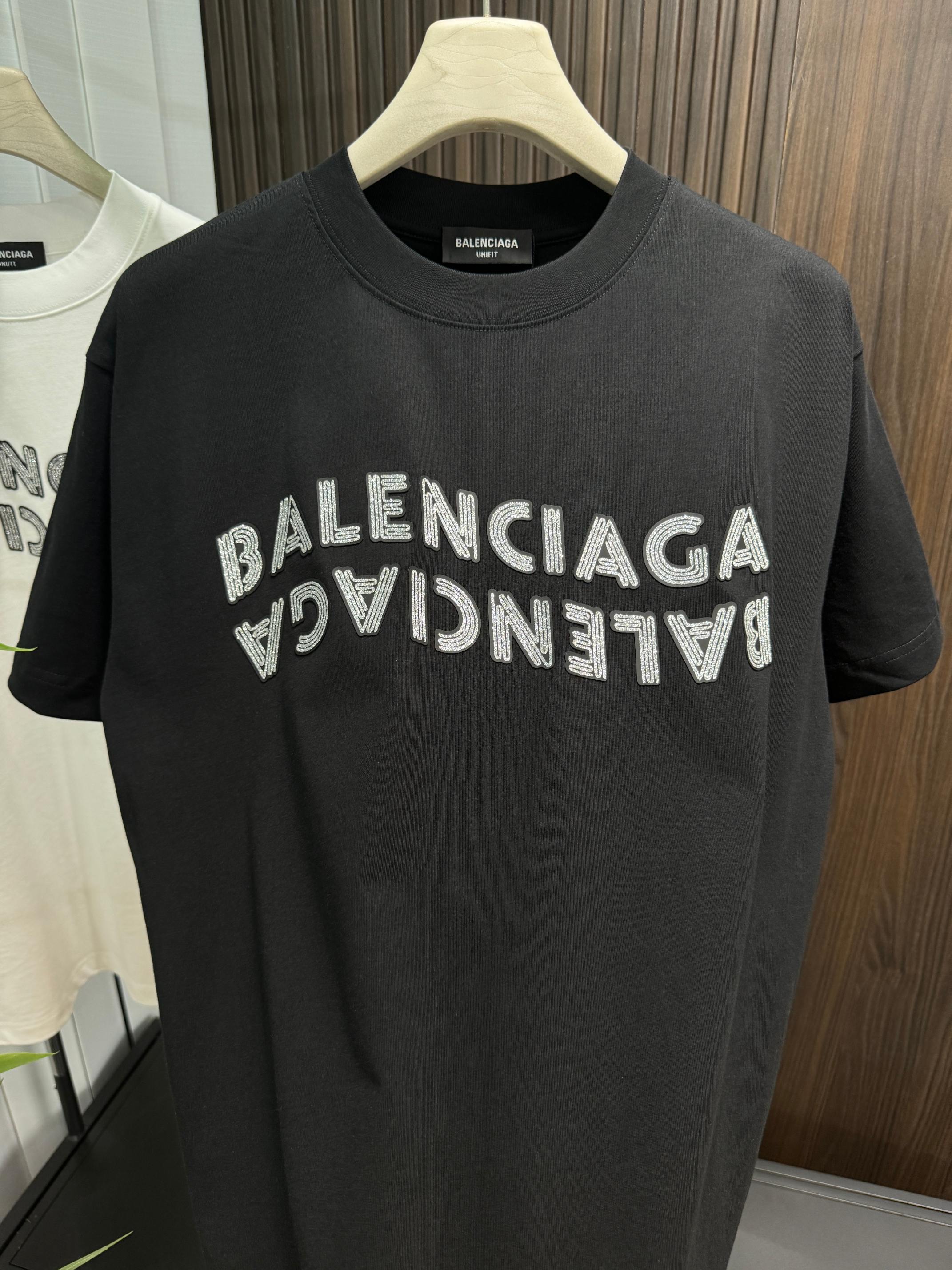 LuxluxHouse Best Quality Clothes Balenciaga T-shirt