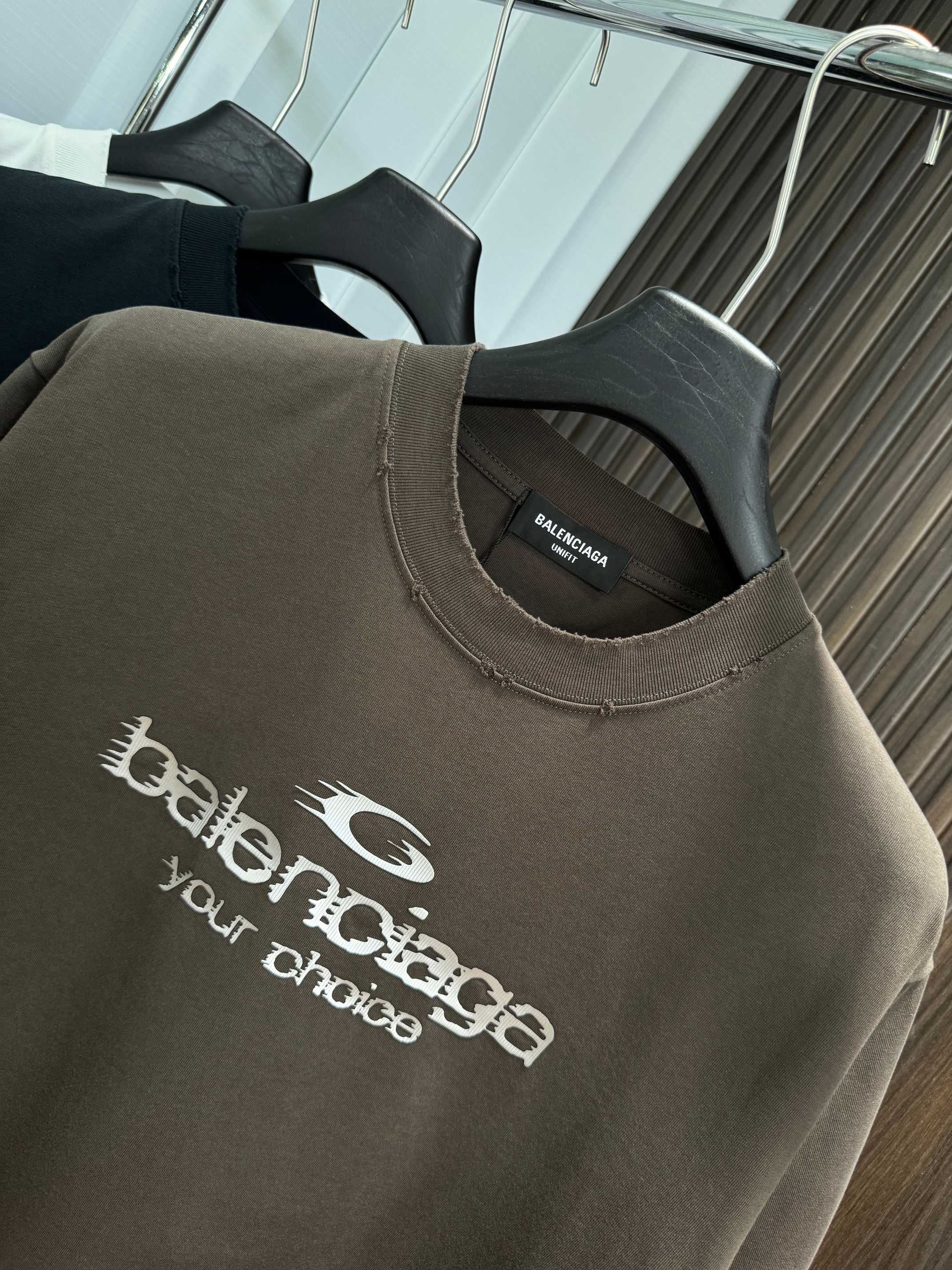 LuxluxHouse Best Quality Clothes Balenciaga T-shirt