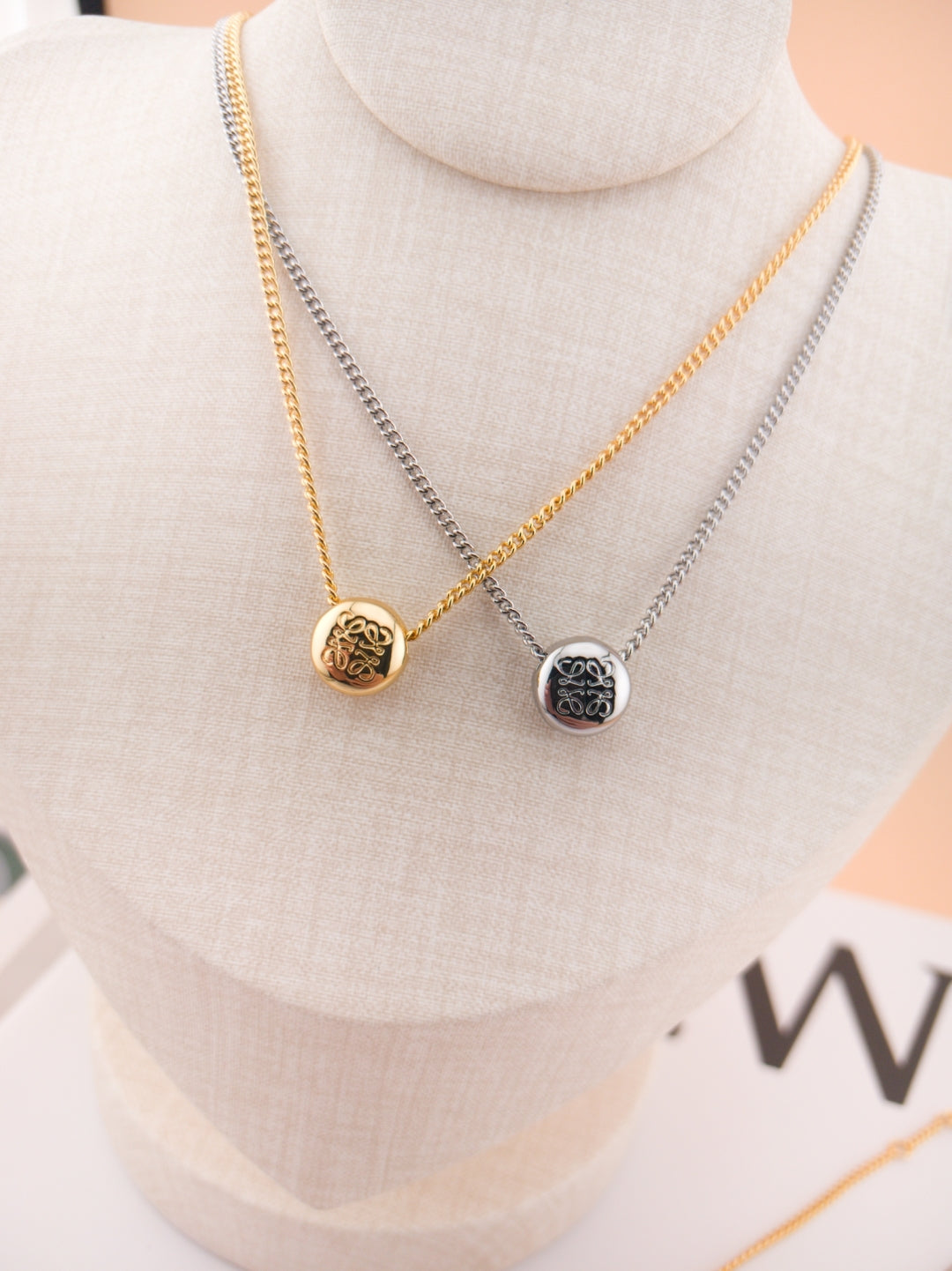 LuxluxHouse Best Quality Accessories Bracelet Earrings Necklace Loewe