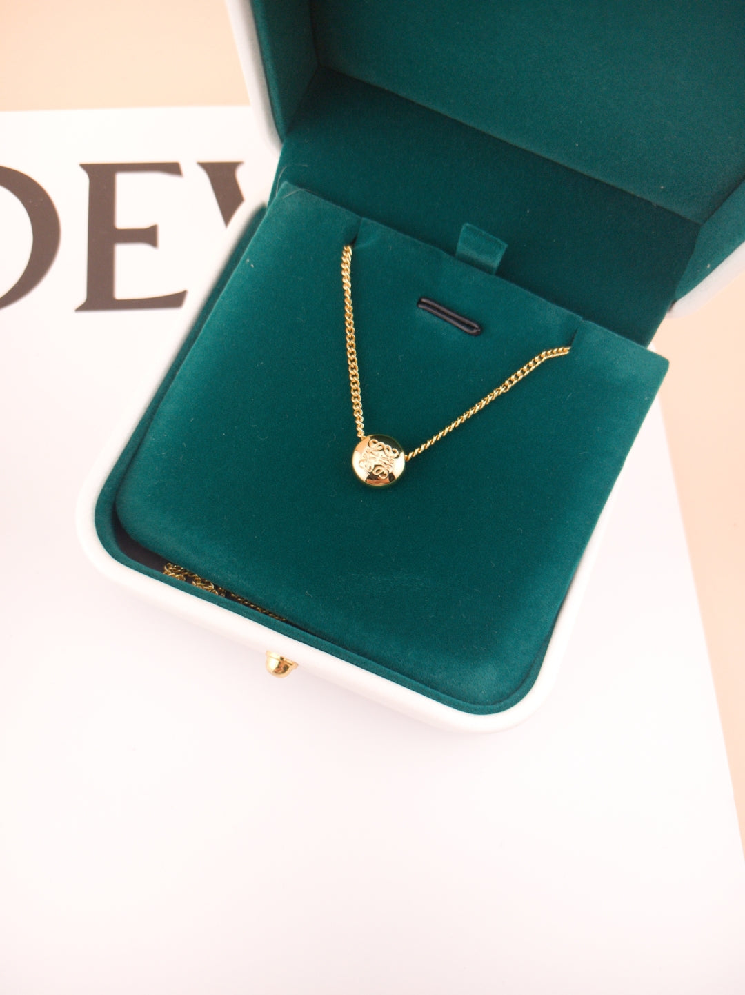 LuxluxHouse Best Quality Accessories Bracelet Earrings Necklace Loewe