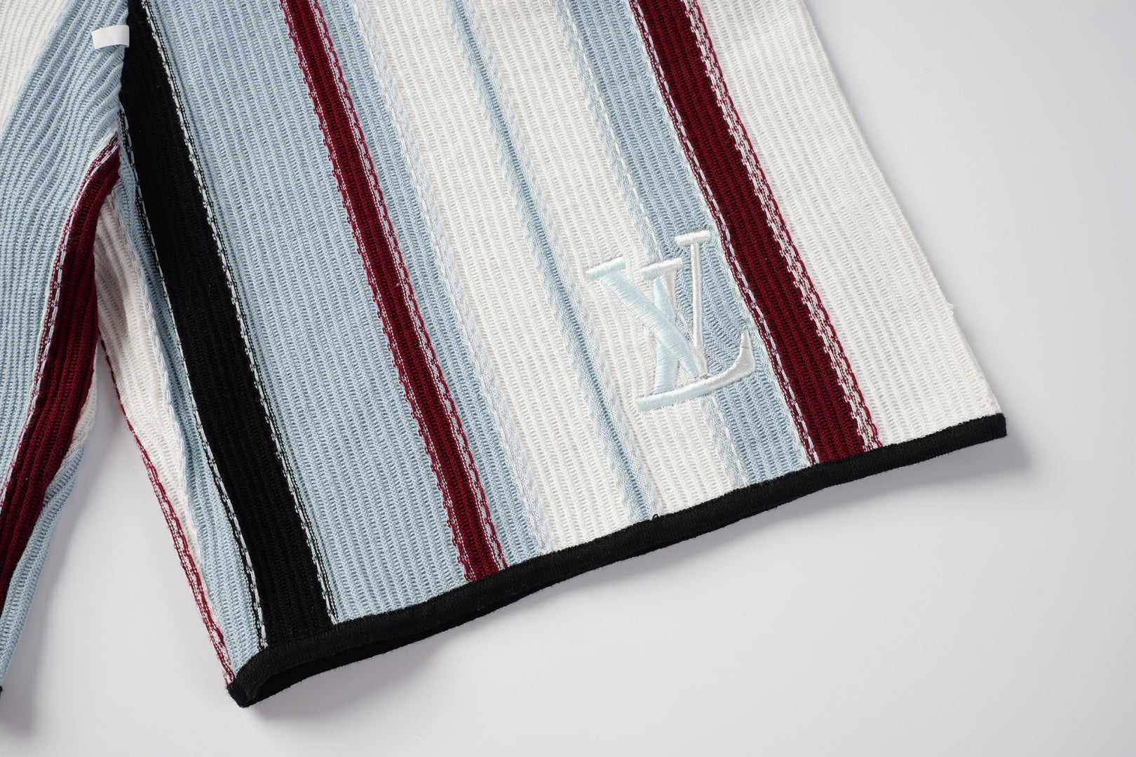 LuxluxHouse Best Quality Clothes Pants T-shirt Louis Vuitton