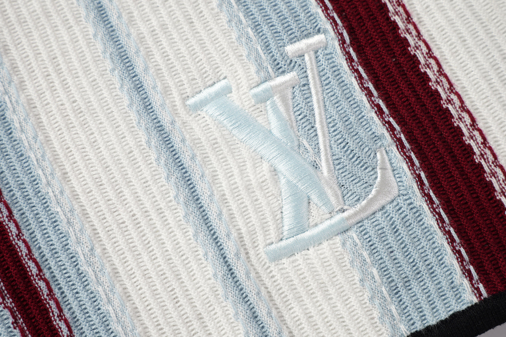 LuxluxHouse Best Quality Clothes Pants T-shirt Louis Vuitton