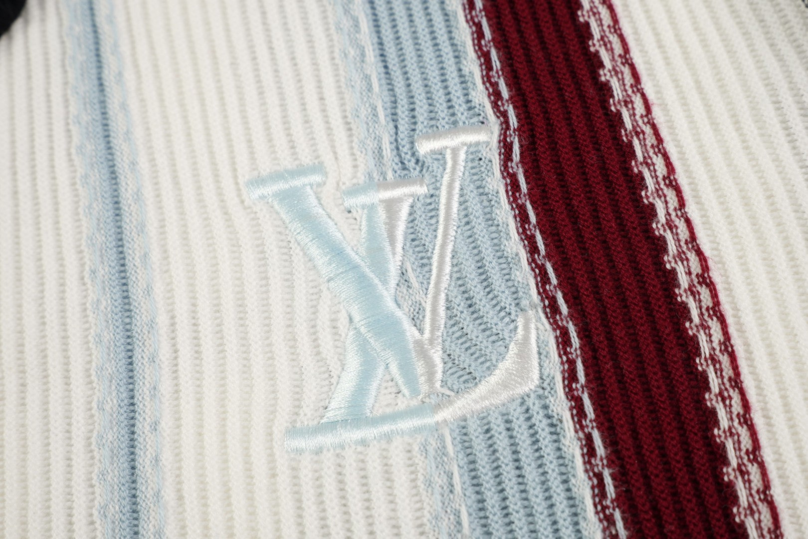 LuxluxHouse Best Quality Clothes Pants T-shirt Louis Vuitton