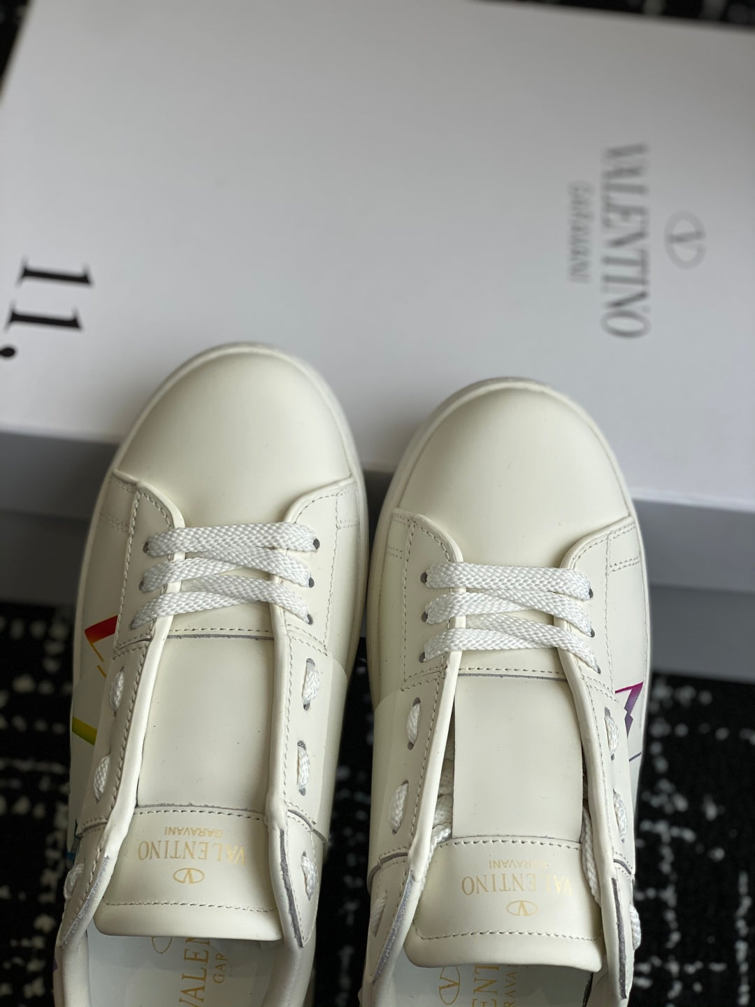 LuxluxHouse Best Quality Shoes Valentino