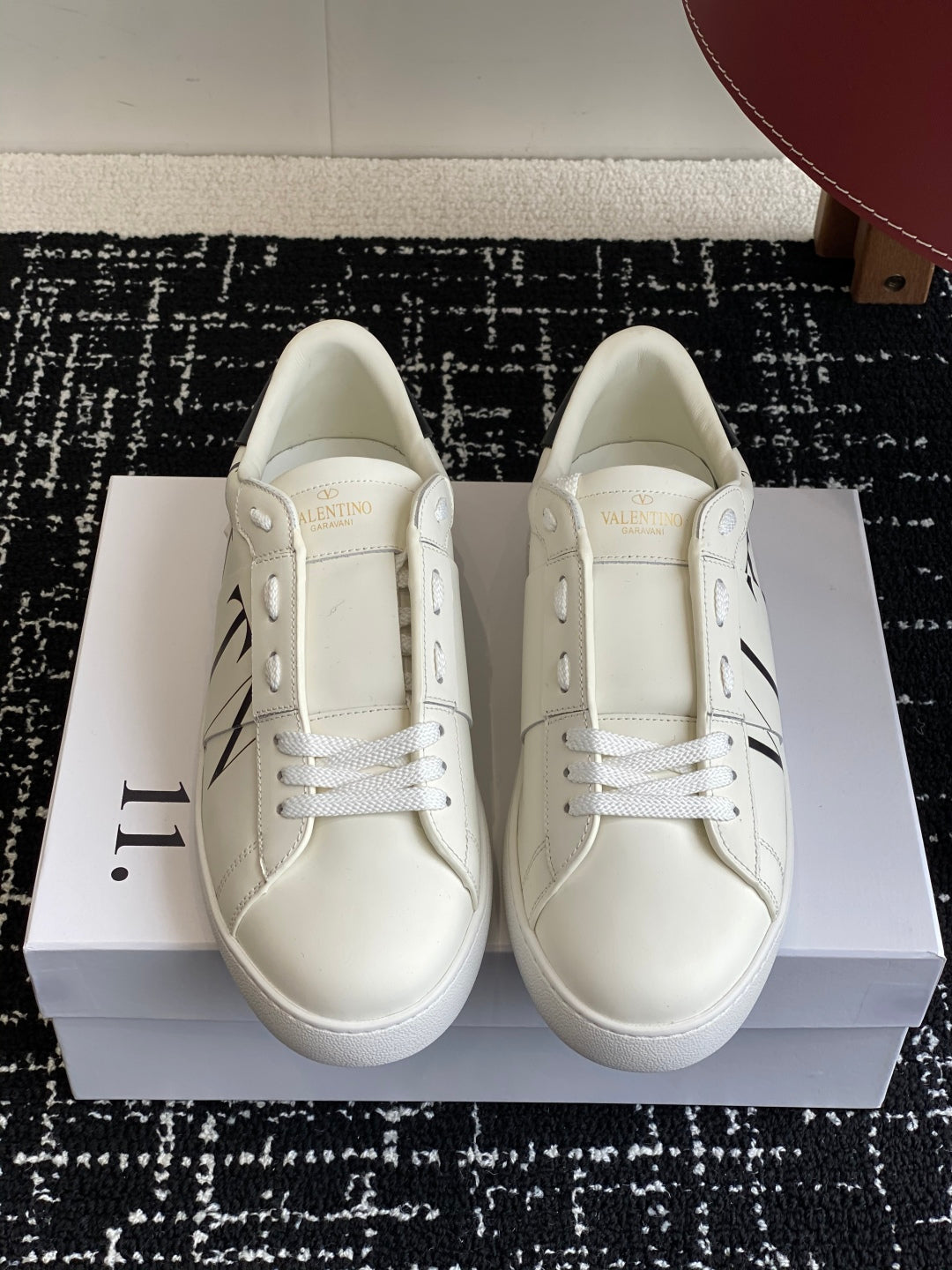 LuxluxHouse Best Quality Shoes Valentino