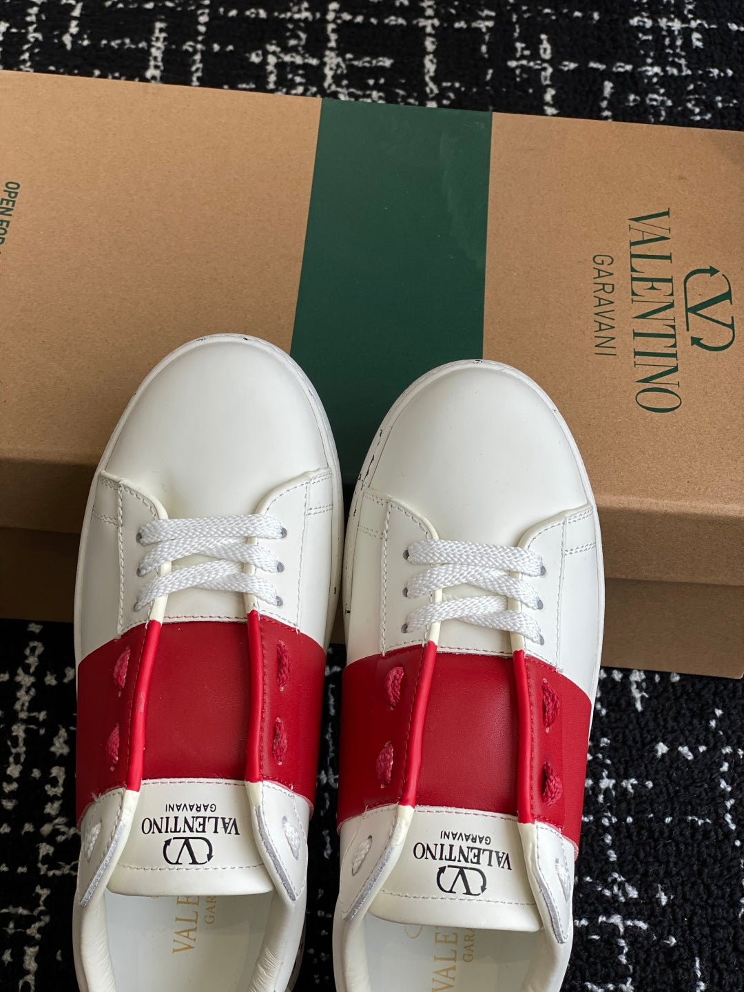 LuxluxHouse Best Quality Shoes Valentino