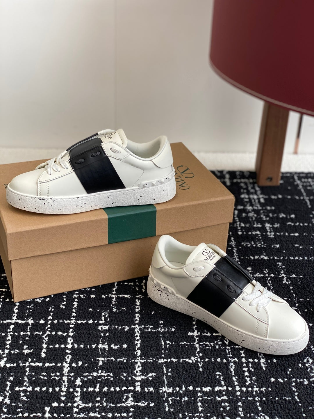 LuxluxHouse Best Quality Shoes Valentino