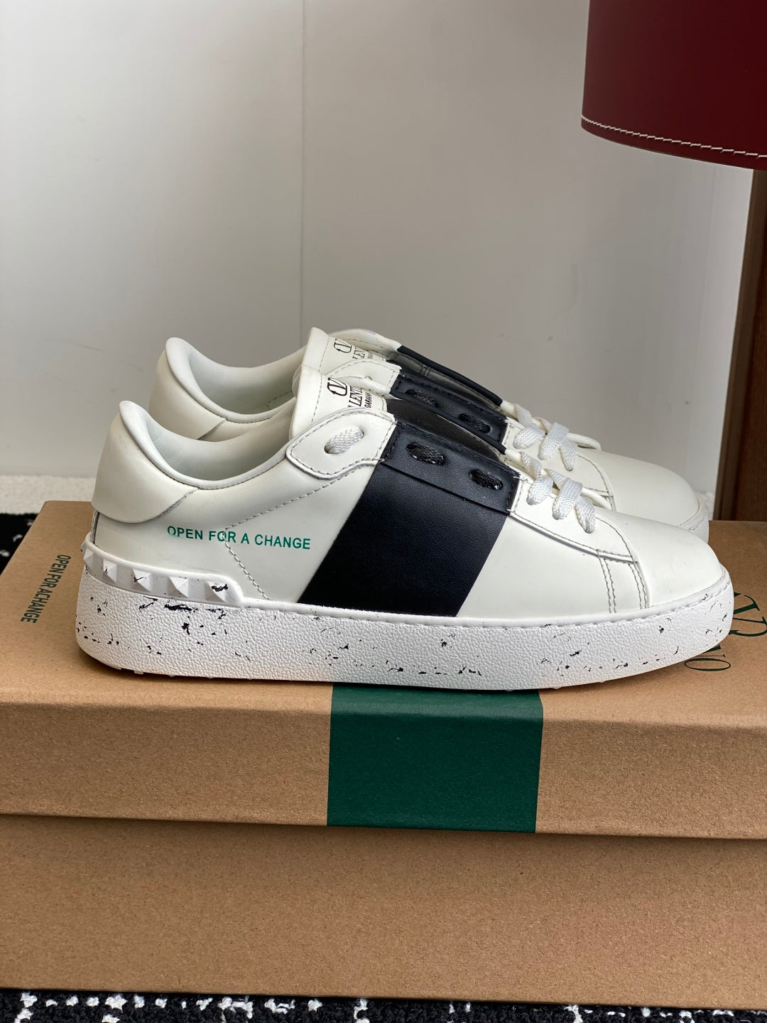 LuxluxHouse Best Quality Shoes Valentino