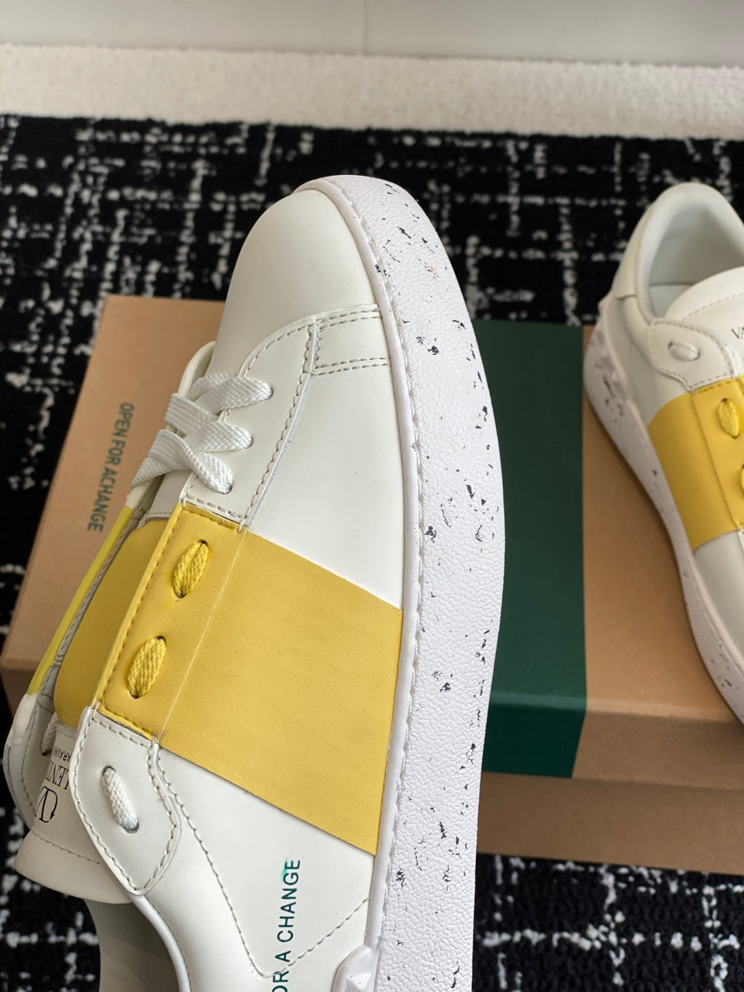 LuxluxHouse Best Quality Shoes Valentino