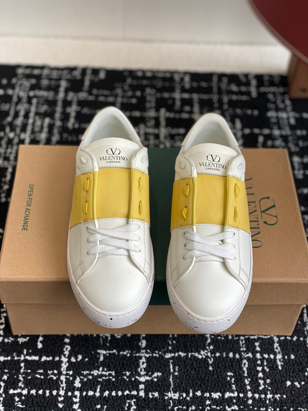 LuxluxHouse Best Quality Shoes Valentino