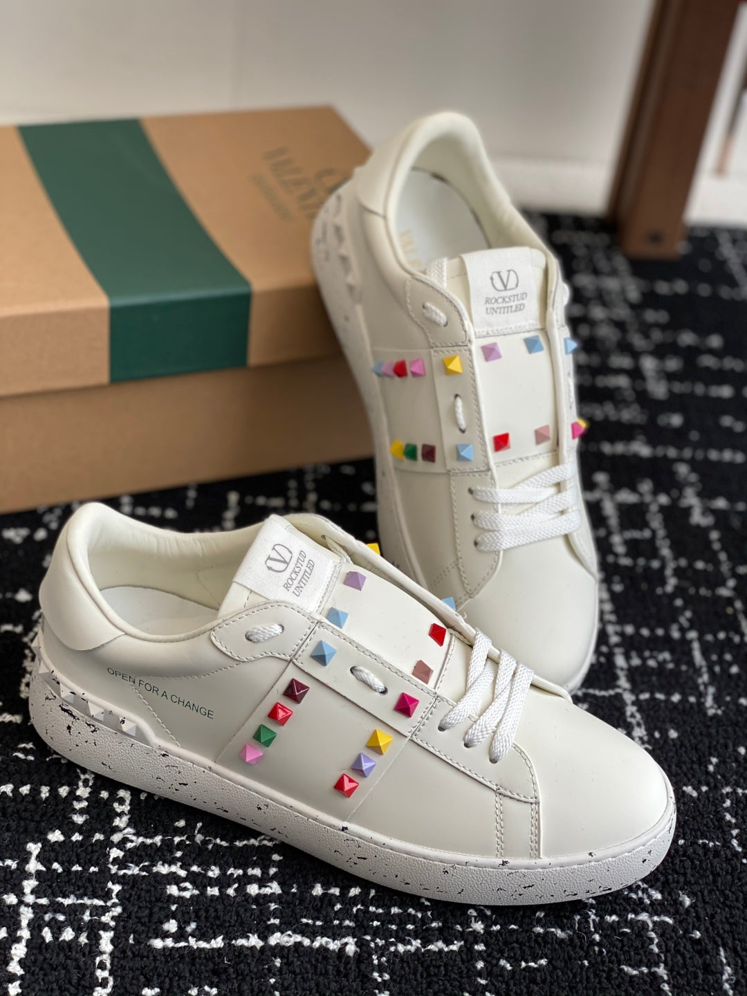 LuxluxHouse Best Quality Shoes Valentino