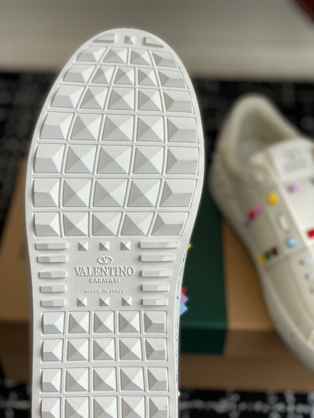 LuxluxHouse Best Quality Shoes Valentino