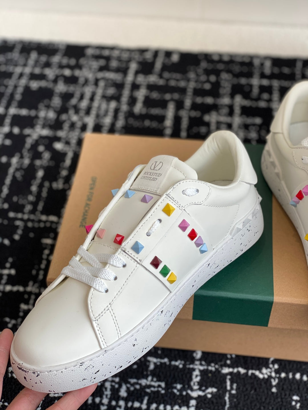 LuxluxHouse Best Quality Shoes Valentino